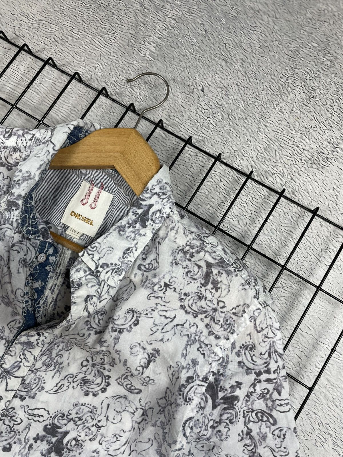 Diesel × Diesel Black Gold × Vintage Vintage Diesel Rare Abstract Light Weight Mens Button Shirt Size US L / EU 52-54 / 3 - 10 Thumbnail