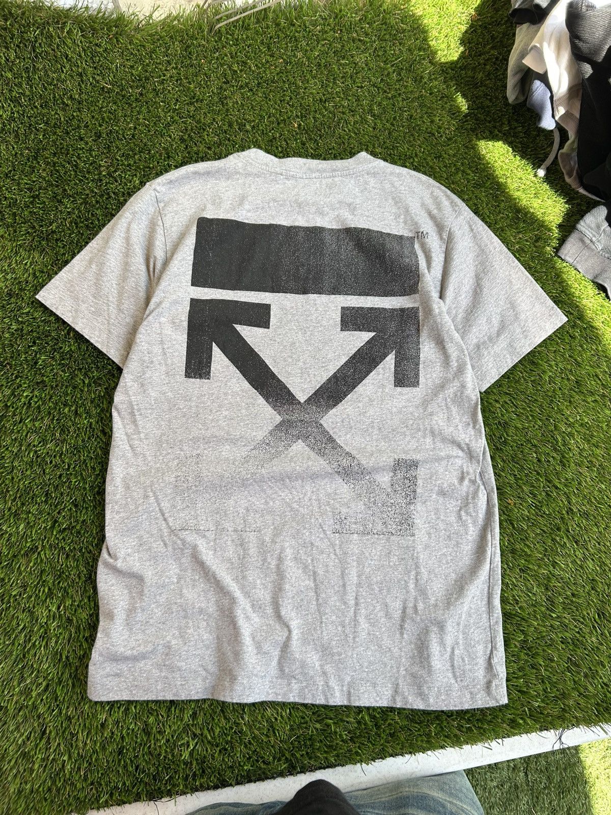 Off-White Off-White Degraded Arrow Logo Grey Tee Size US L / EU 52-54 / 3 - 2 Thumbnail