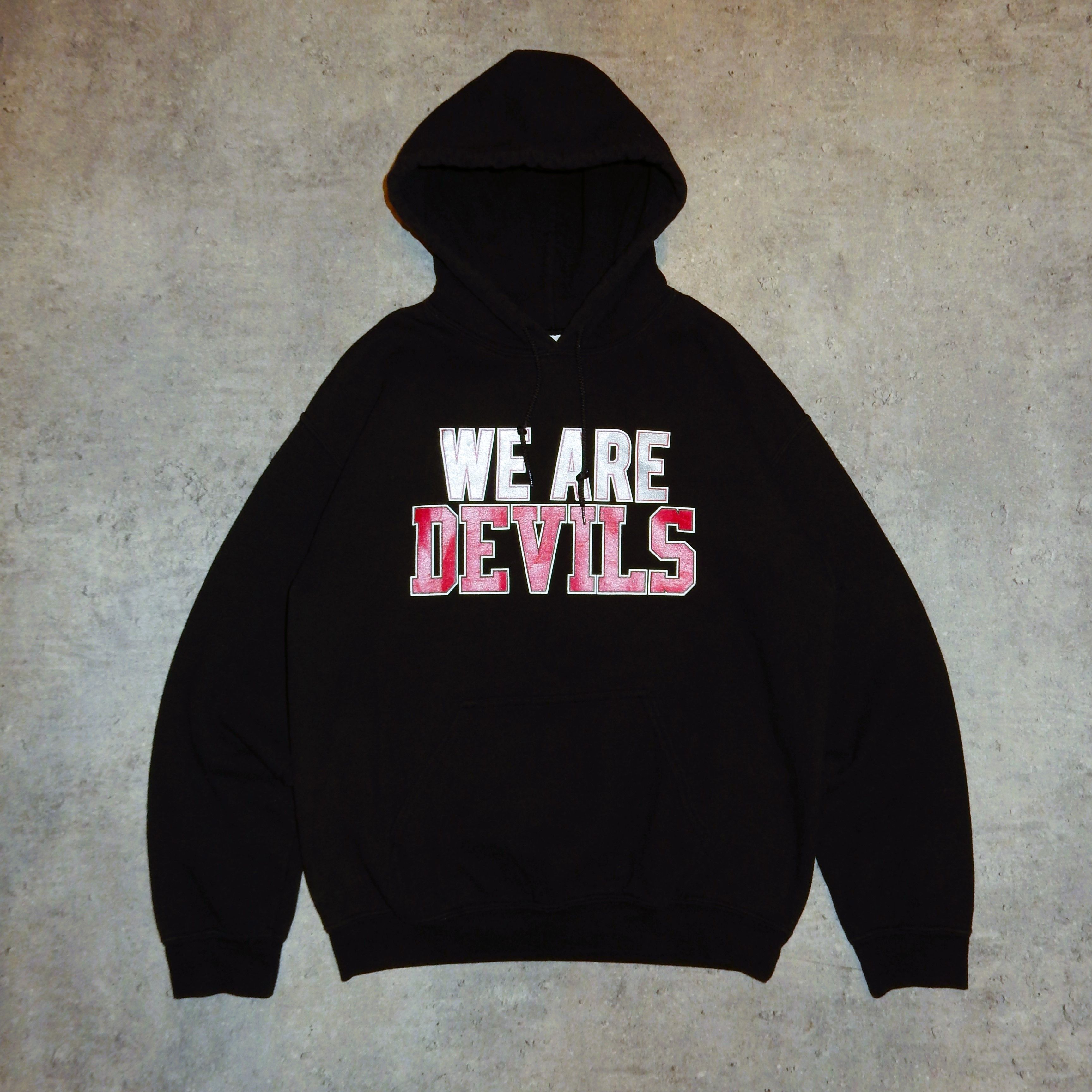 Gildan × Vintage College opium Devils black hoodie - M Size US M / EU 48-50 / 2 - 1 Thumbnail