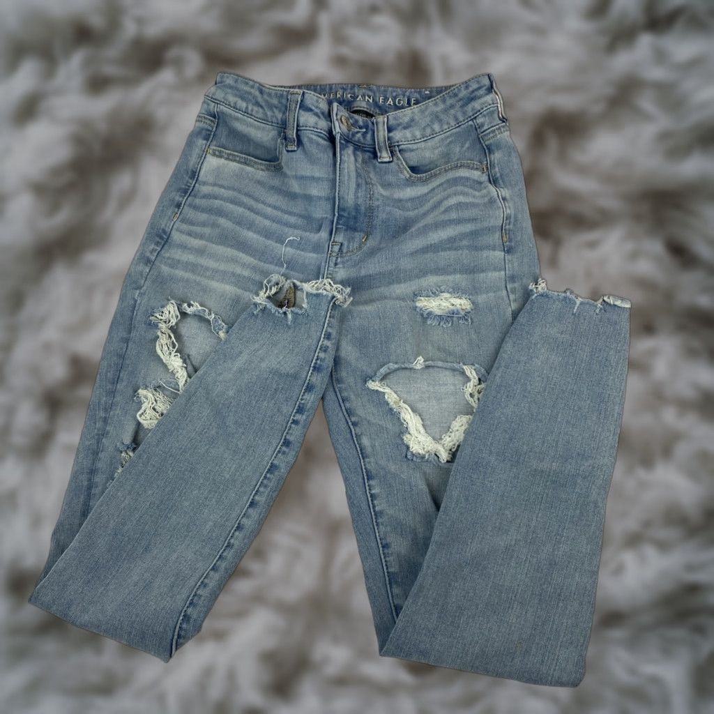 American Eagle Outfitters American Eagle Jeans Junior Teen Size 4 Jegging Light Wash Distressed Frayed Hem Size 27" / US 4 / IT 40 - 1 Thumbnail