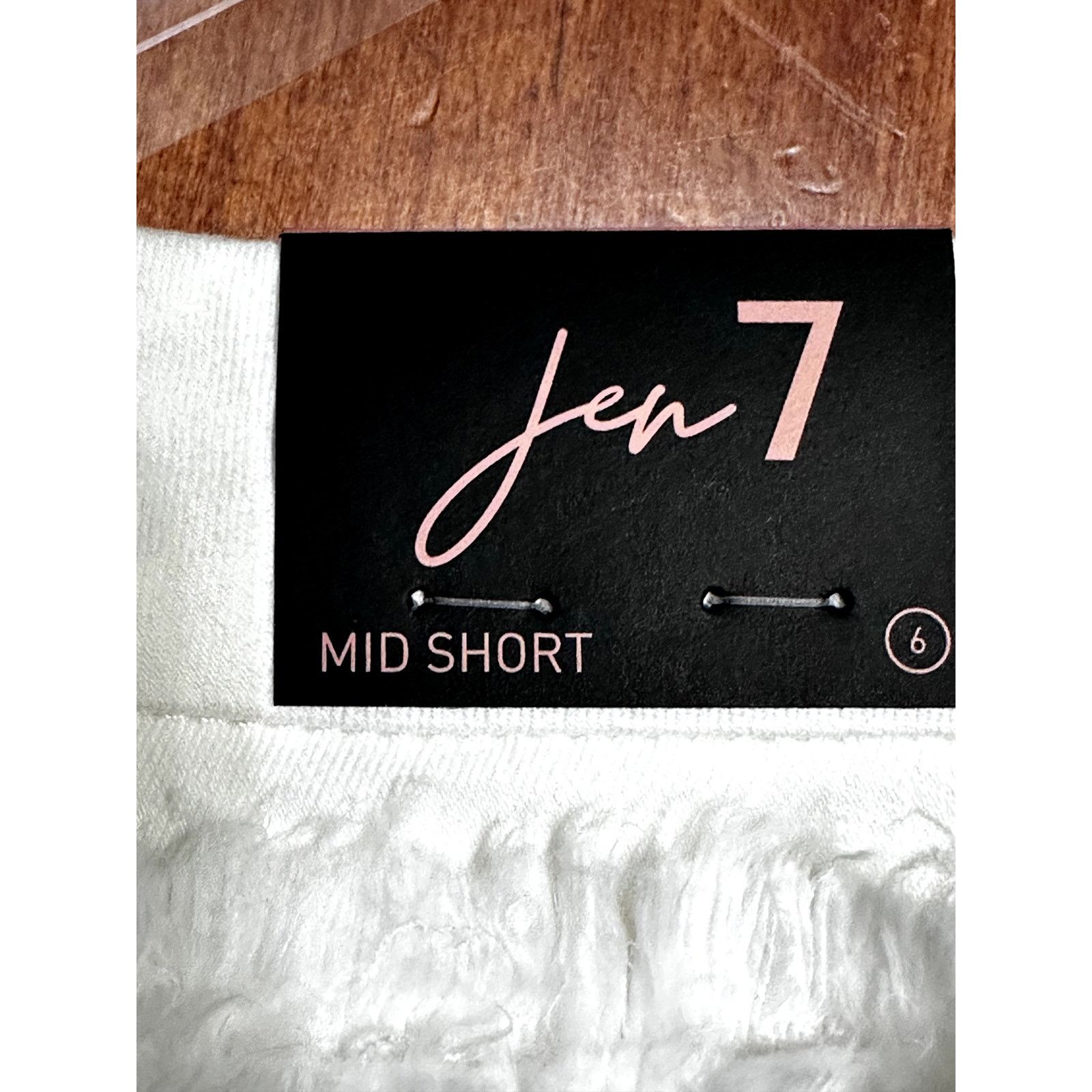 Other Jen7 Mid Rise Jean Shorts Frayed Hem Cream Women's 6 NWT Size 28" / US 6 / IT 42 - 7 Thumbnail