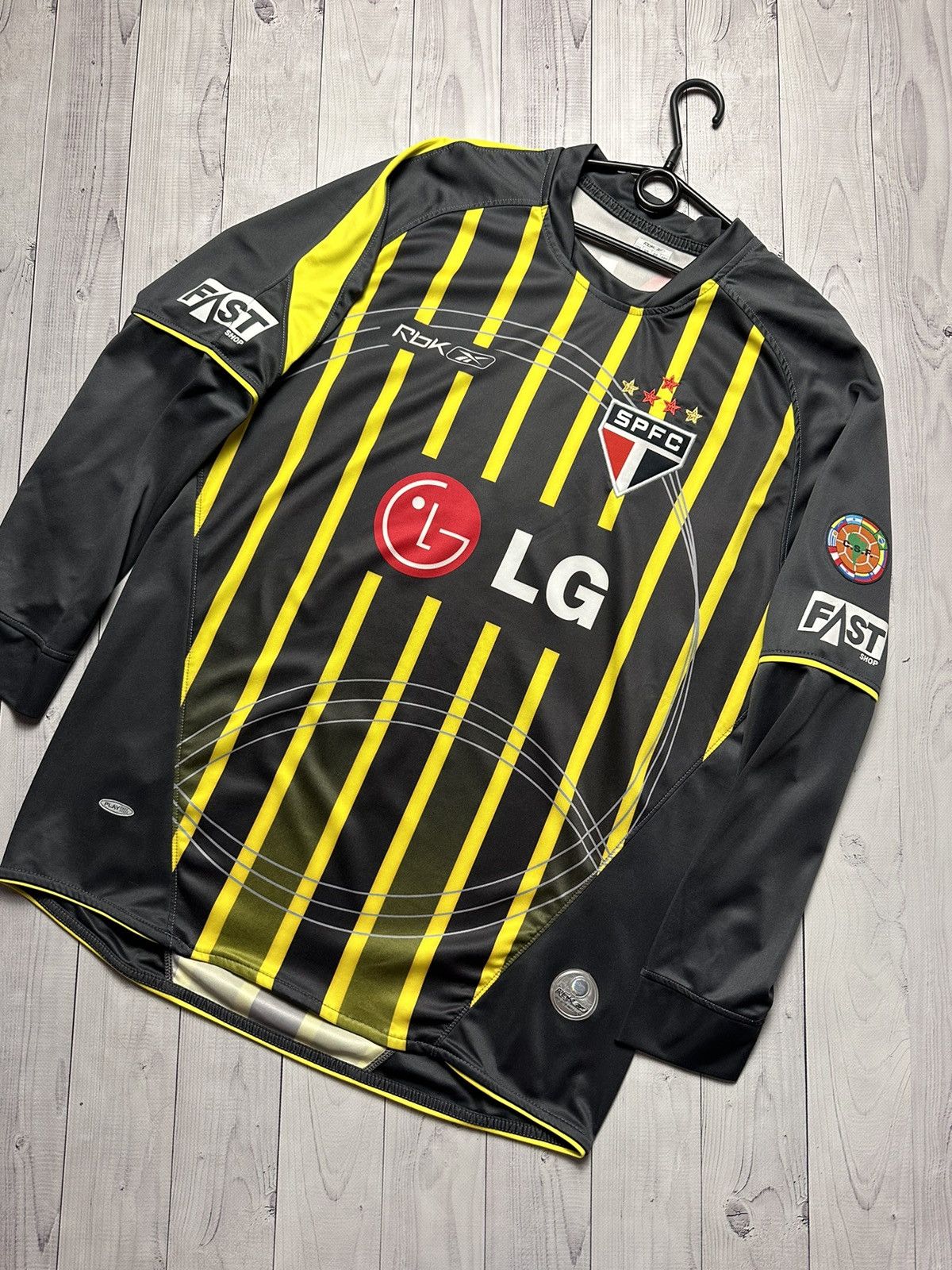 Reebok × Vintage Vintage São Paolo soccer jersey goalkeeper Reebok rare XL Size US XL / EU 56 / 4 - 2 Thumbnail