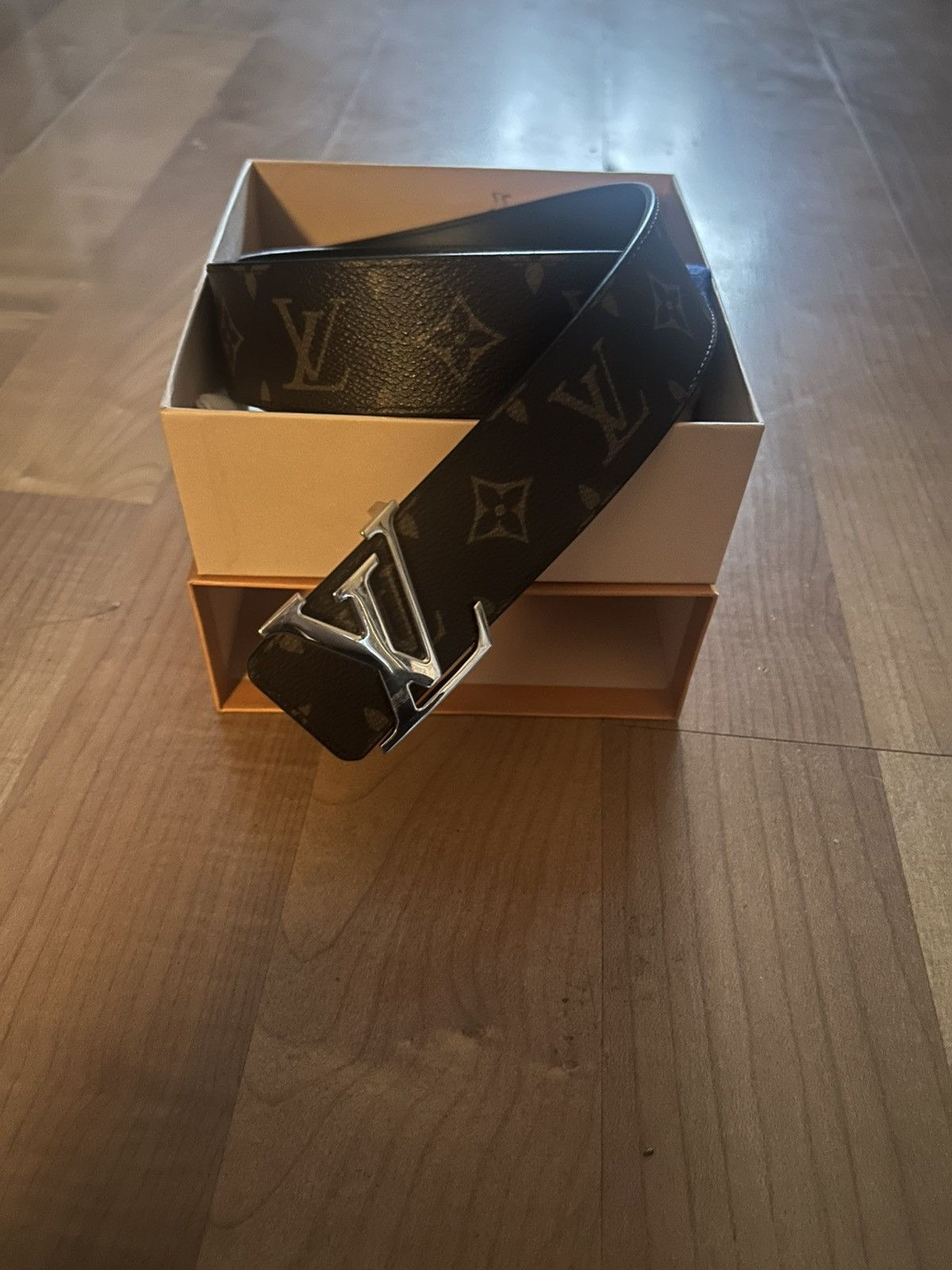 Louis Vuitton Reversible Monogram Louis Vuitton Belt Size 36 - 1 Thumbnail