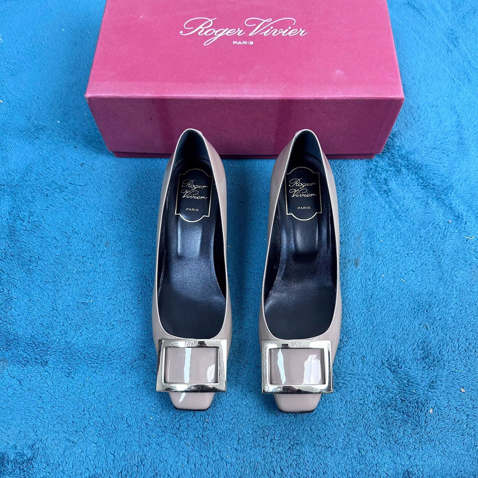 Roger Vivier RV Leather Square Toe Block Heel Cream Heels Size US 6 / IT 36 - 1 Thumbnail