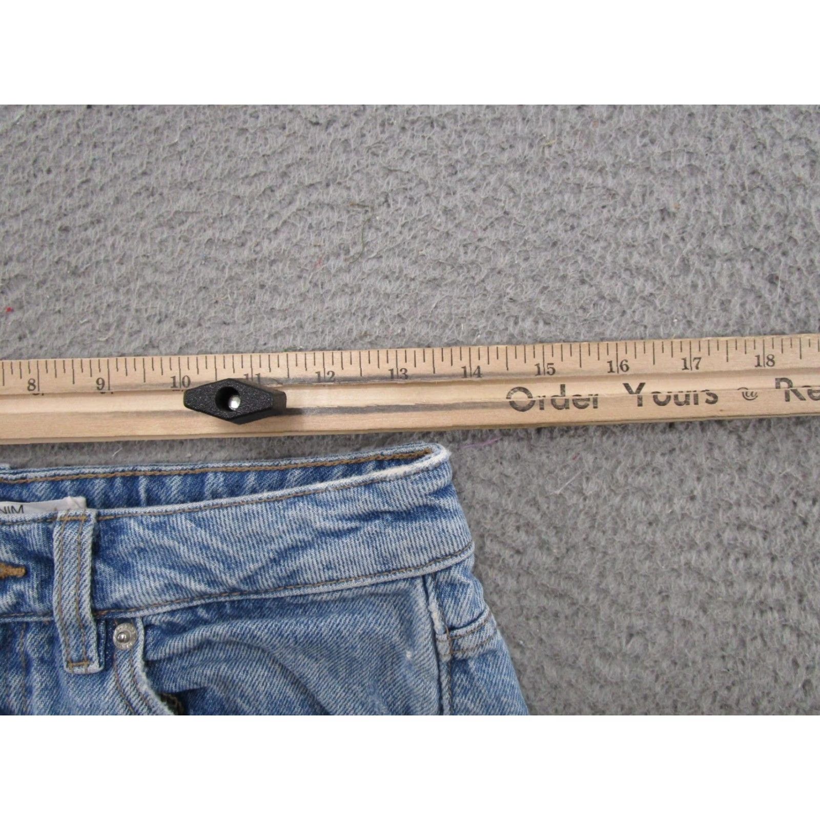 Garage Garage Denim High Rise Distressed Denim Mom Jeans Womens Size 3/26 Medium Wash Size 26" / US 2 / IT 38 - 6 Thumbnail
