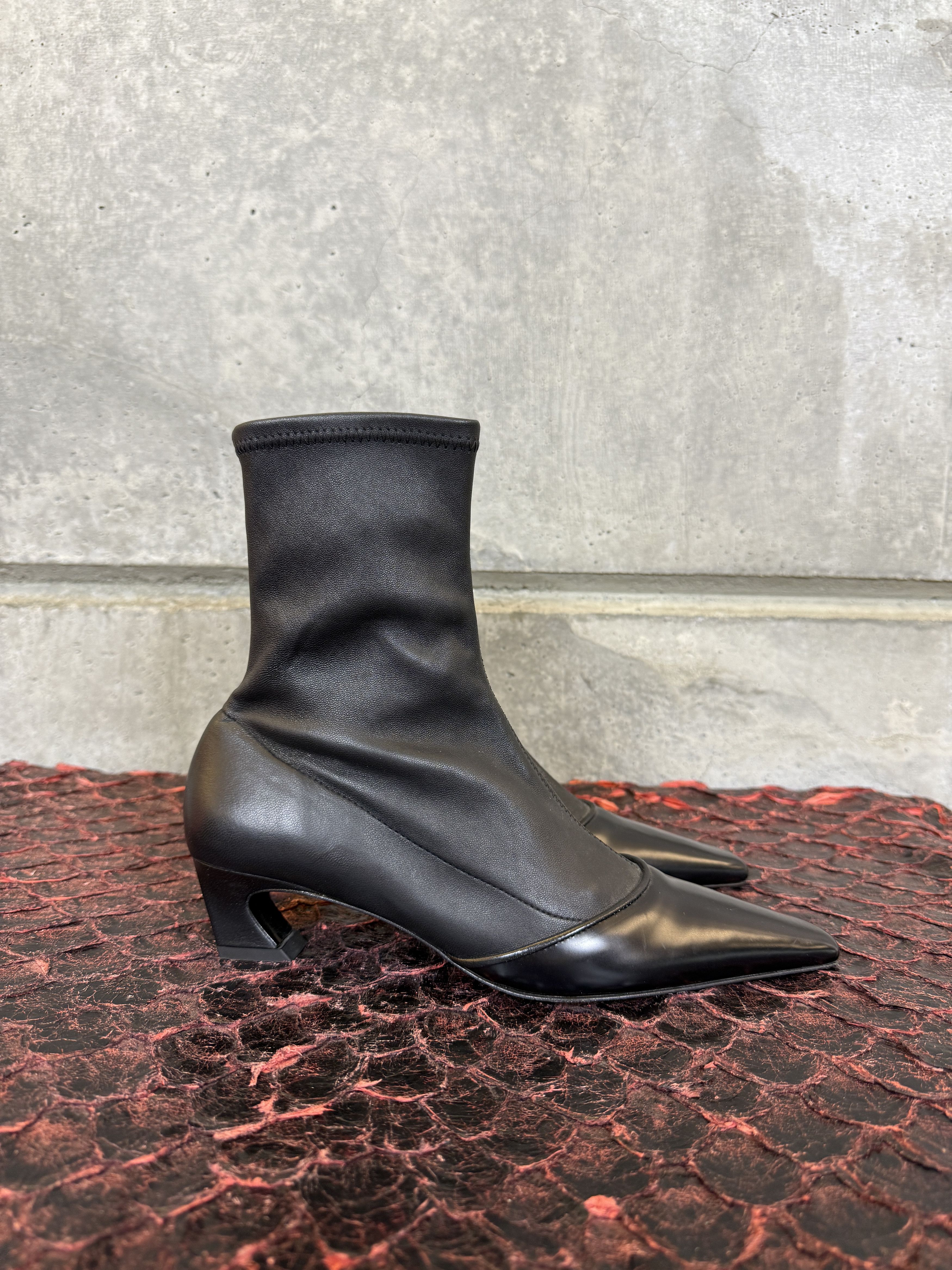 Acne Studios $830 Acne Studios Bano Leather Ankle Boots Size US 6 / IT 36 - 9 Thumbnail