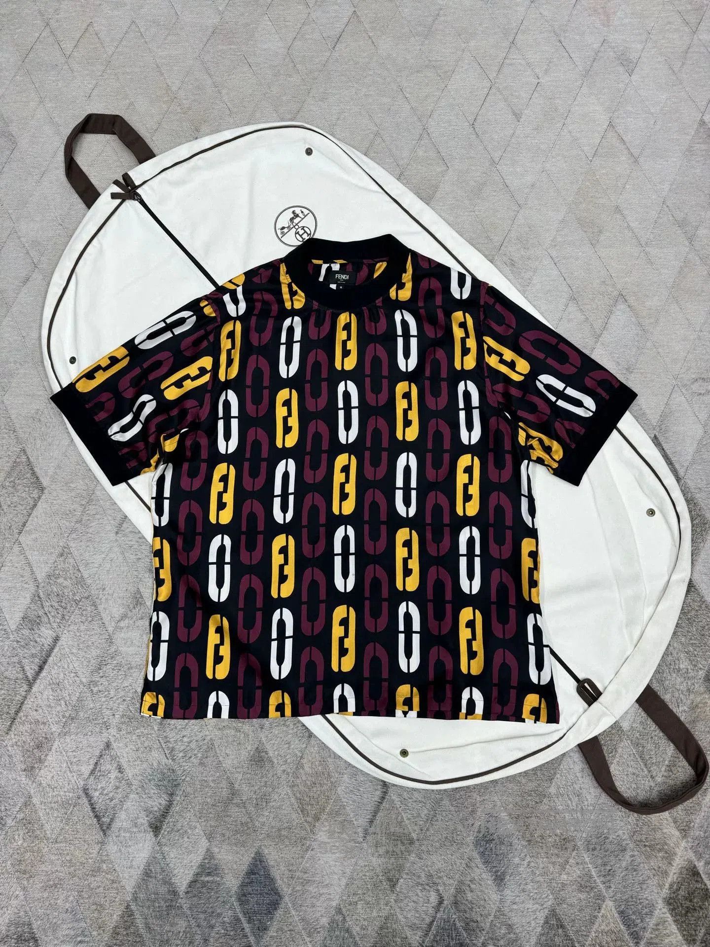 Fendi Fendi FF Logo Silk Short-Sleeve Top. Size US M / EU 48-50 / 2 - 1 Thumbnail