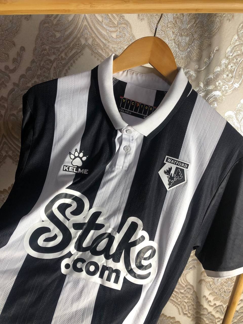 Vintage VERY RARE WATFORD ENGLAND RETRO SOCCER JERSEY BLOKE Y2K 90s Size US L / EU 52-54 / 3 - 4 Thumbnail