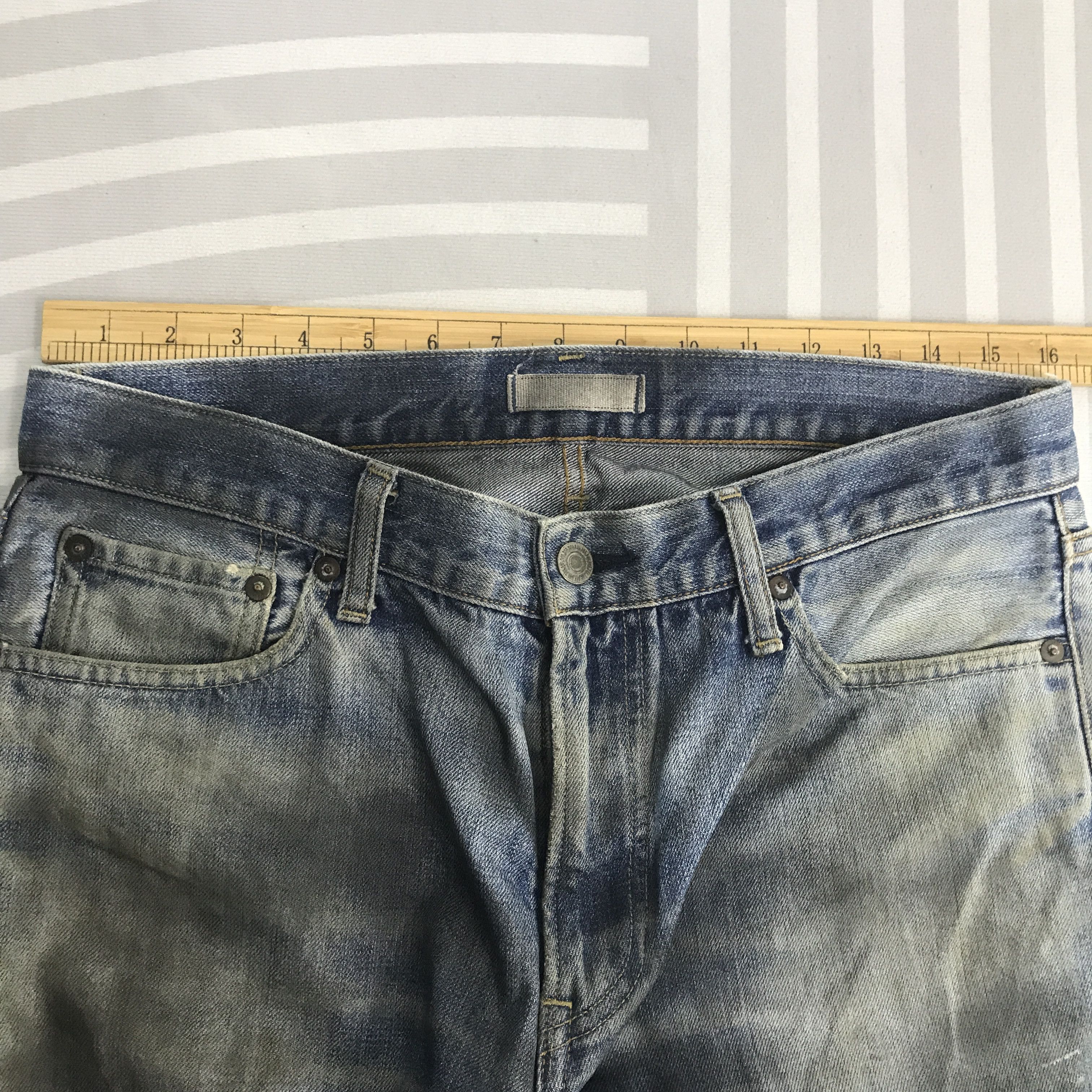 Uniqlo × Vintage Vintage Uniqlo black spray style Distressed Denim jeans Size US 32 / EU 48 - 8 Thumbnail