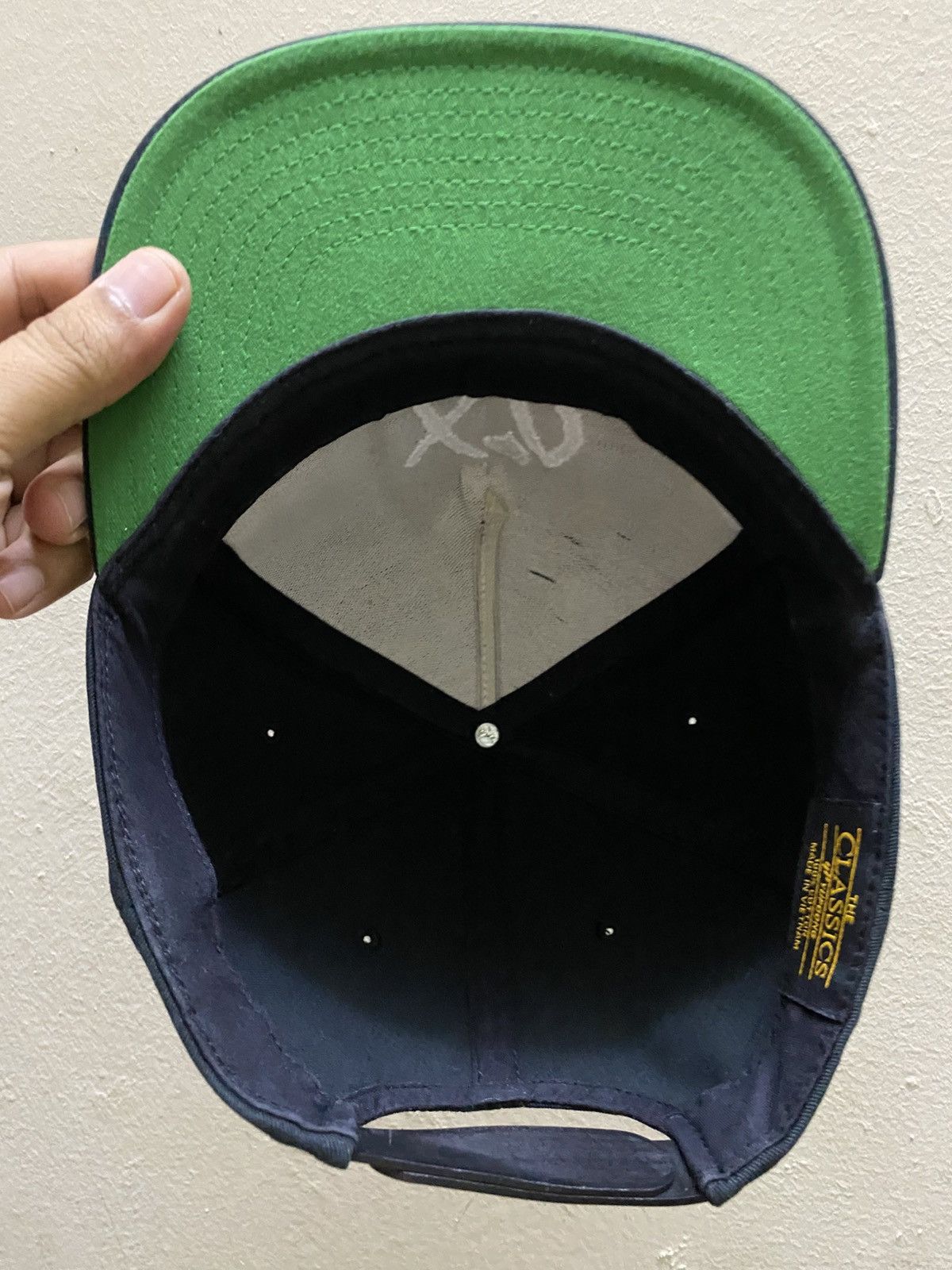 XO XO by The Weeknd Snapback Hat – Black / Rare Merch Size ONE SIZE - 4 Thumbnail