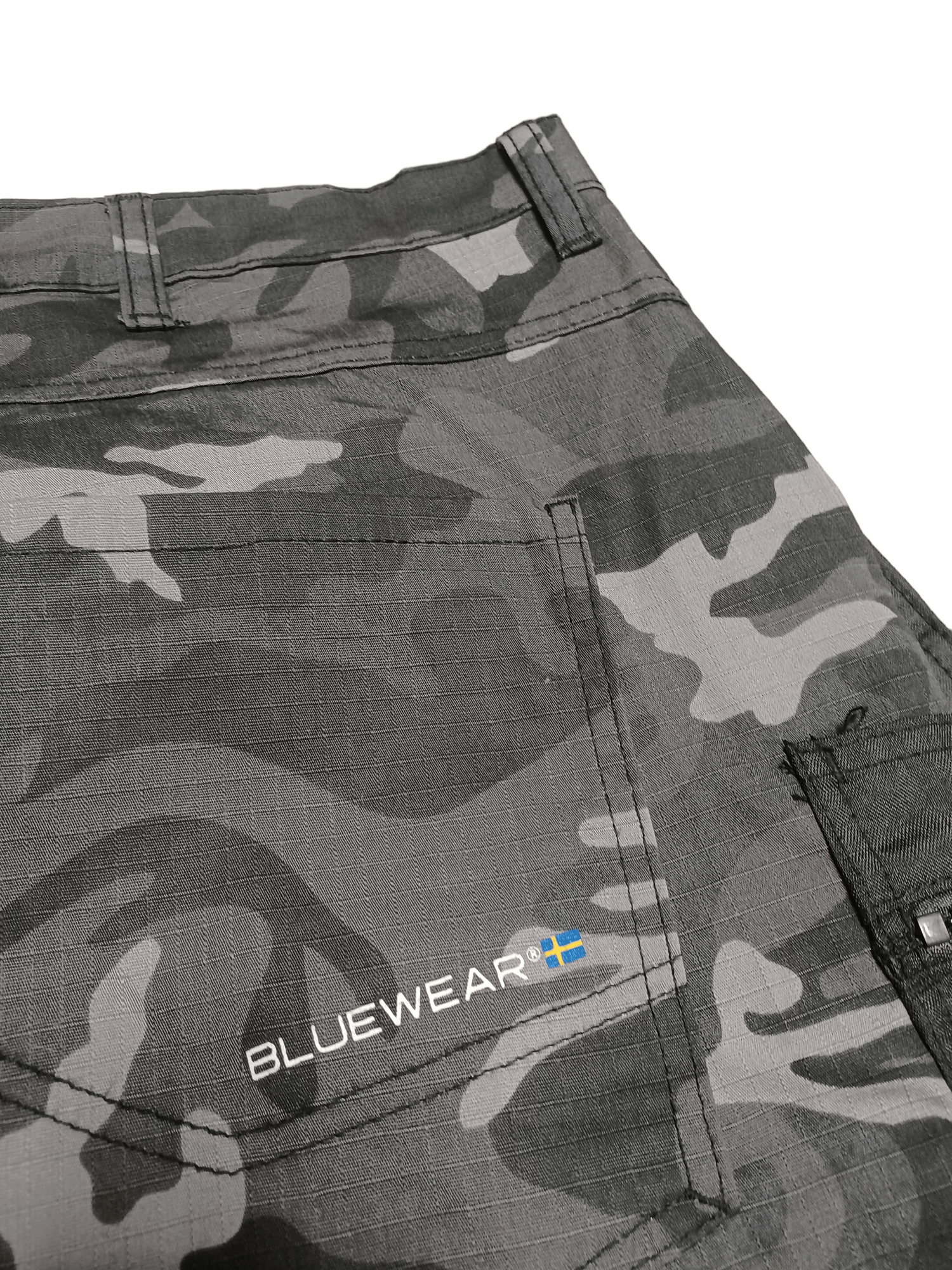 Japanese Brand BLUE WEAR SWEDEN CAMO CARGO MULTIPOCKET SHORTS Size US 42 / EU 58 - 3 Thumbnail