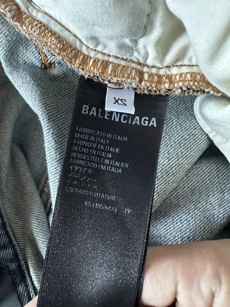 Balenciaga Balenciaga size XS Baggy washed in snowstorm show to make Size US 27 - 6 Thumbnail