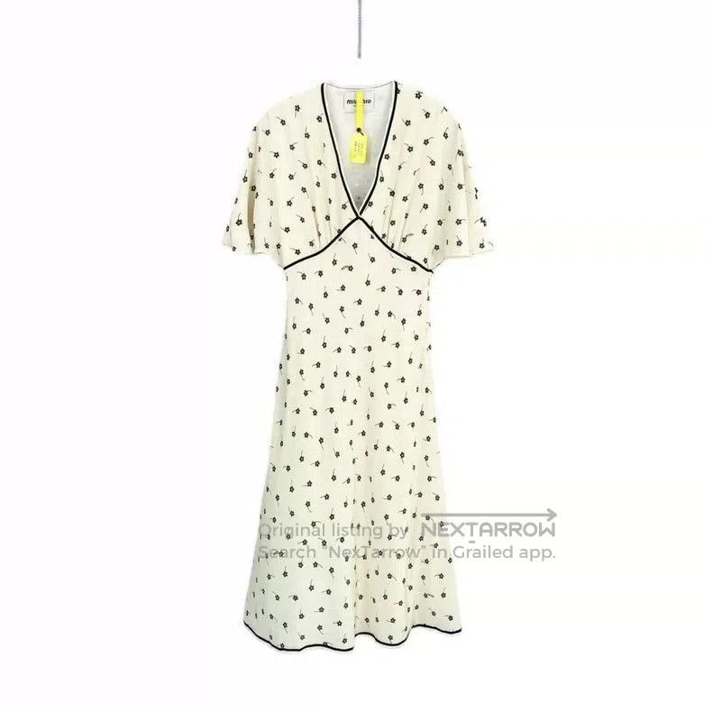 Miu Miu Miu Miu Silk Floral V. Size US 36 / EU 52 - 1 Thumbnail