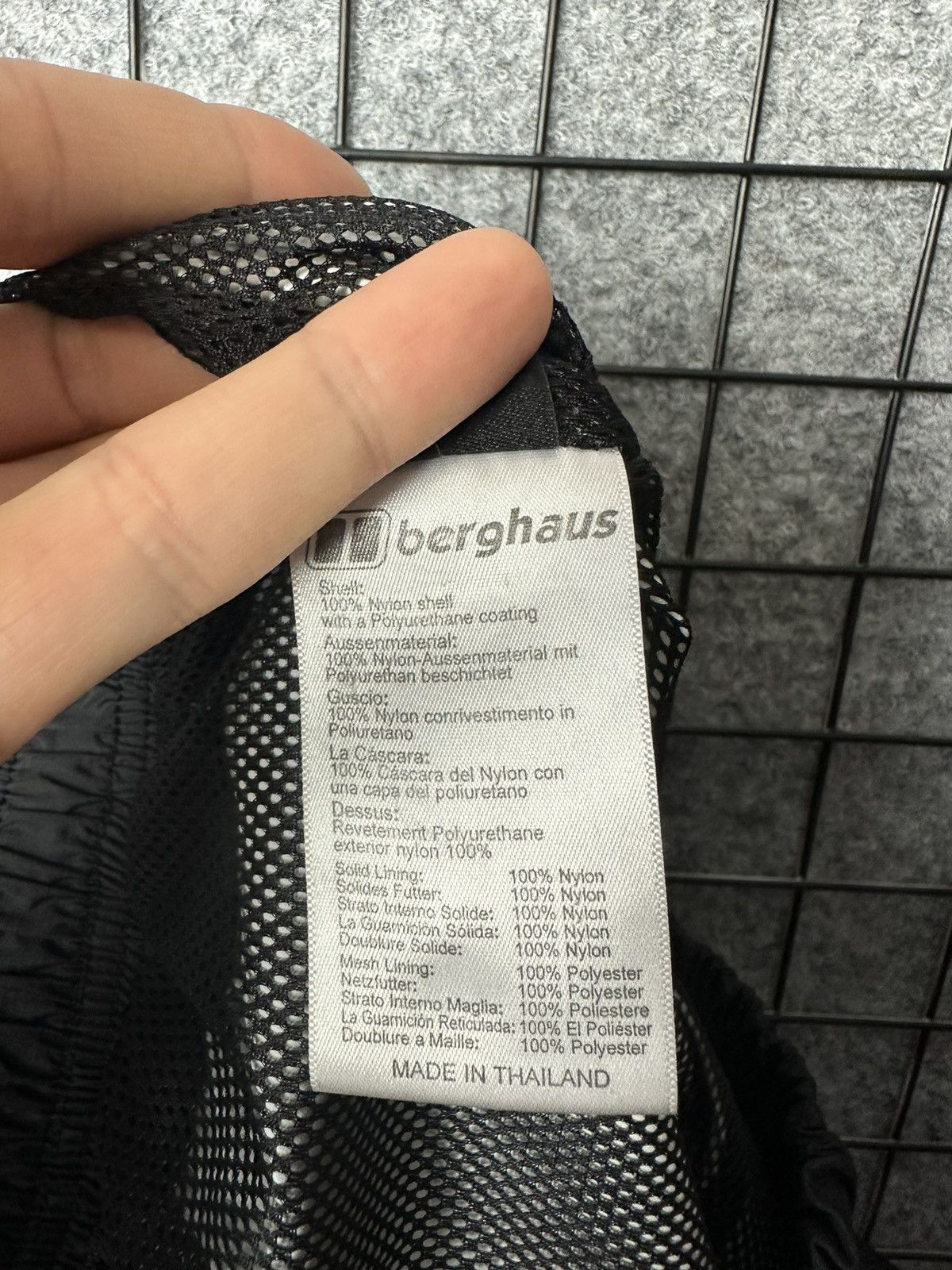 Berghaus Berghaus Outdoor Techwear Snap Button Nylon Pants Size 12 Size 26" / US 2 / IT 38 - 11 Thumbnail