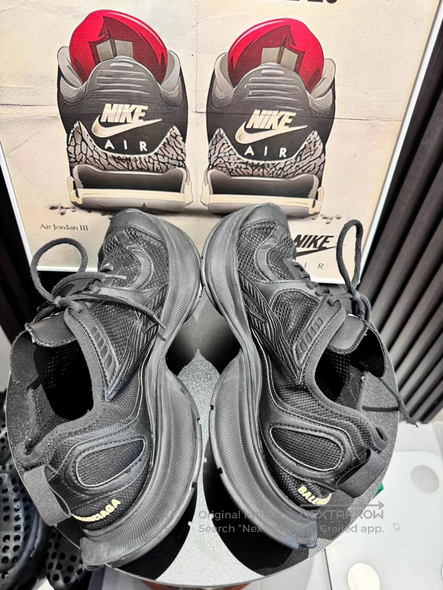 Balenciaga Black Low-Top Sneakers Size 9. Size US 9 / EU 42 - 4 Thumbnail