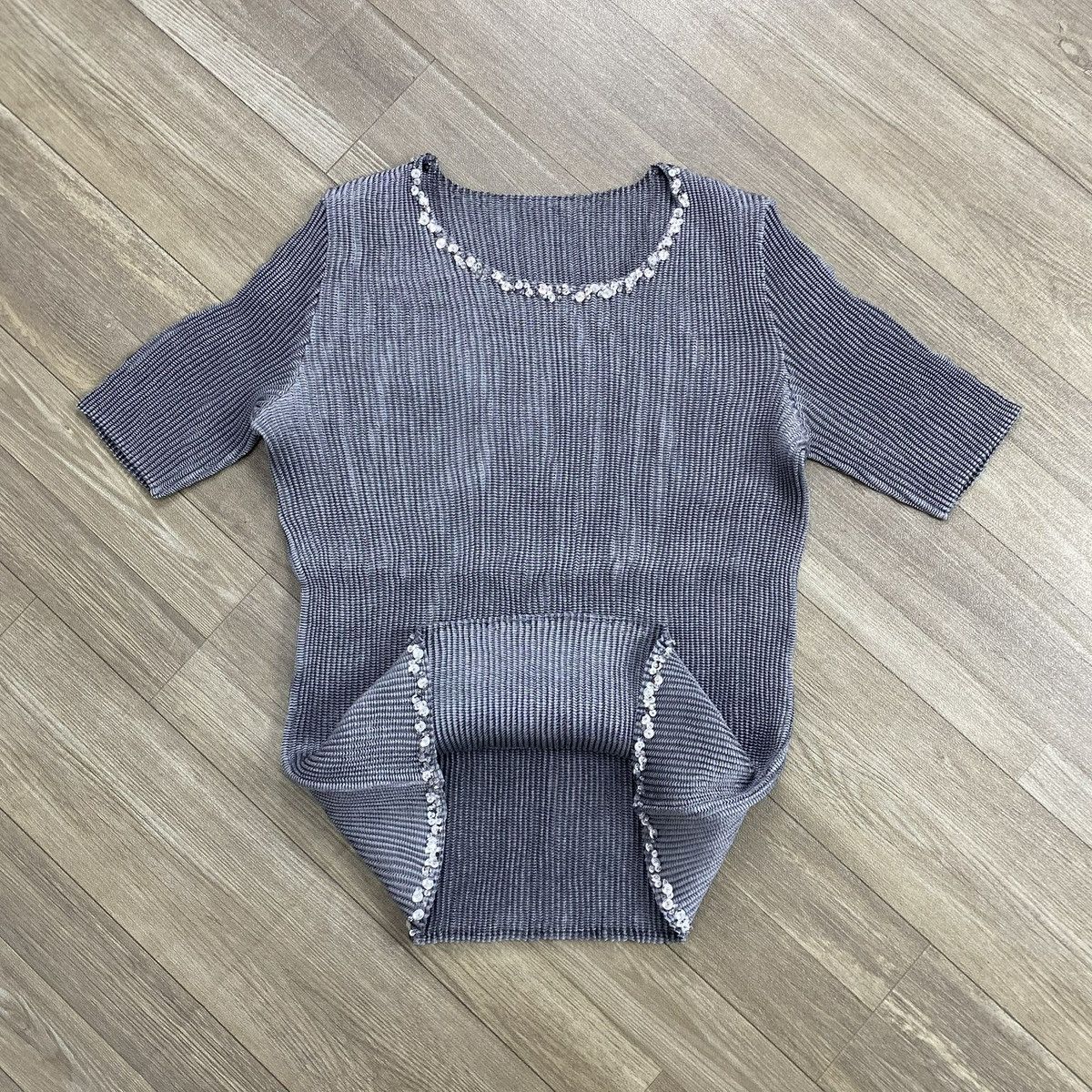 Issey Miyake Issey Miyake Specchio Pleats Top – Sculptural Metallic Grey Size S / US 4 / IT 40 - 2 Thumbnail