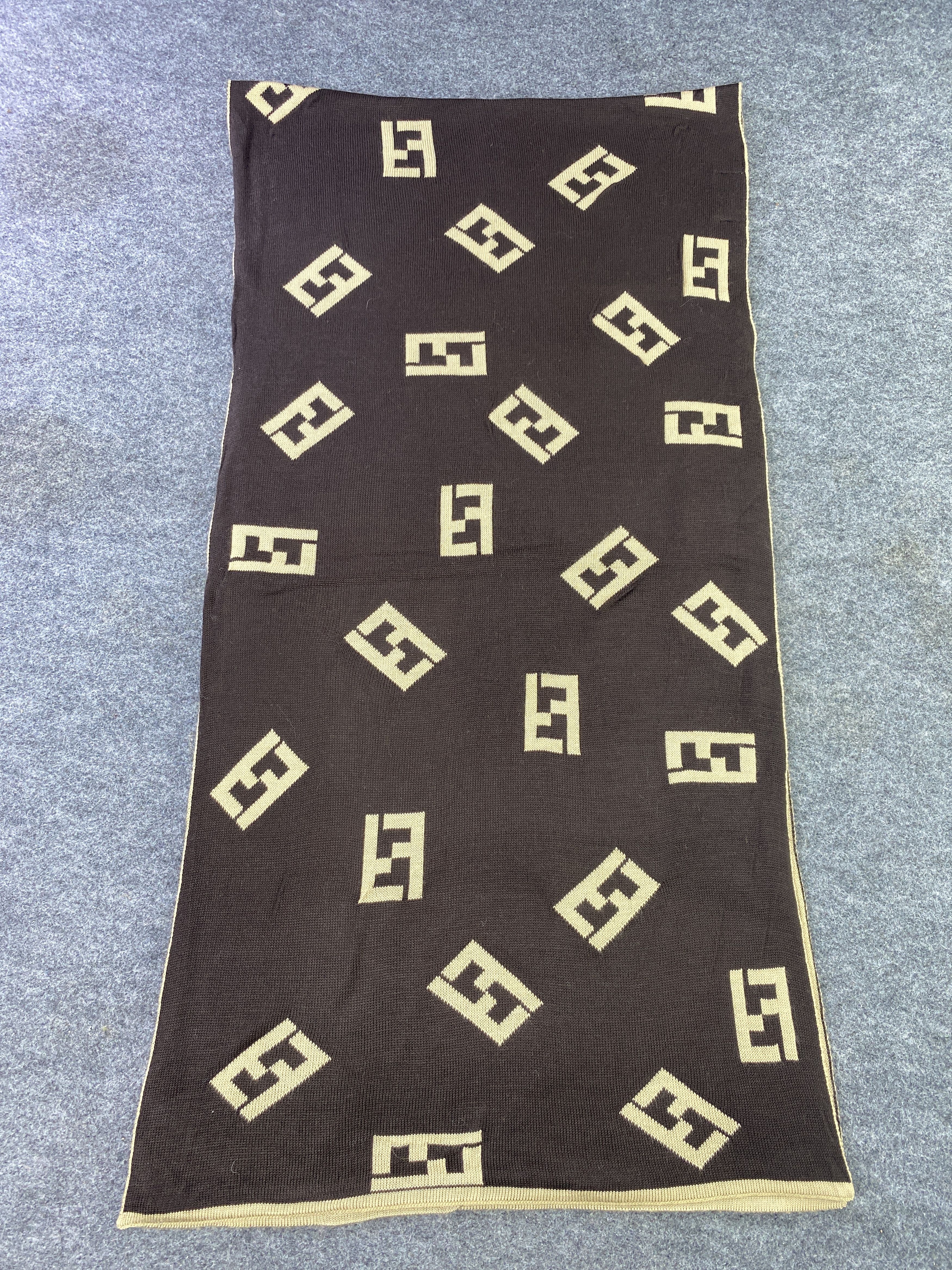 Fendi Scarf / Muffler / Neckwear -T677
