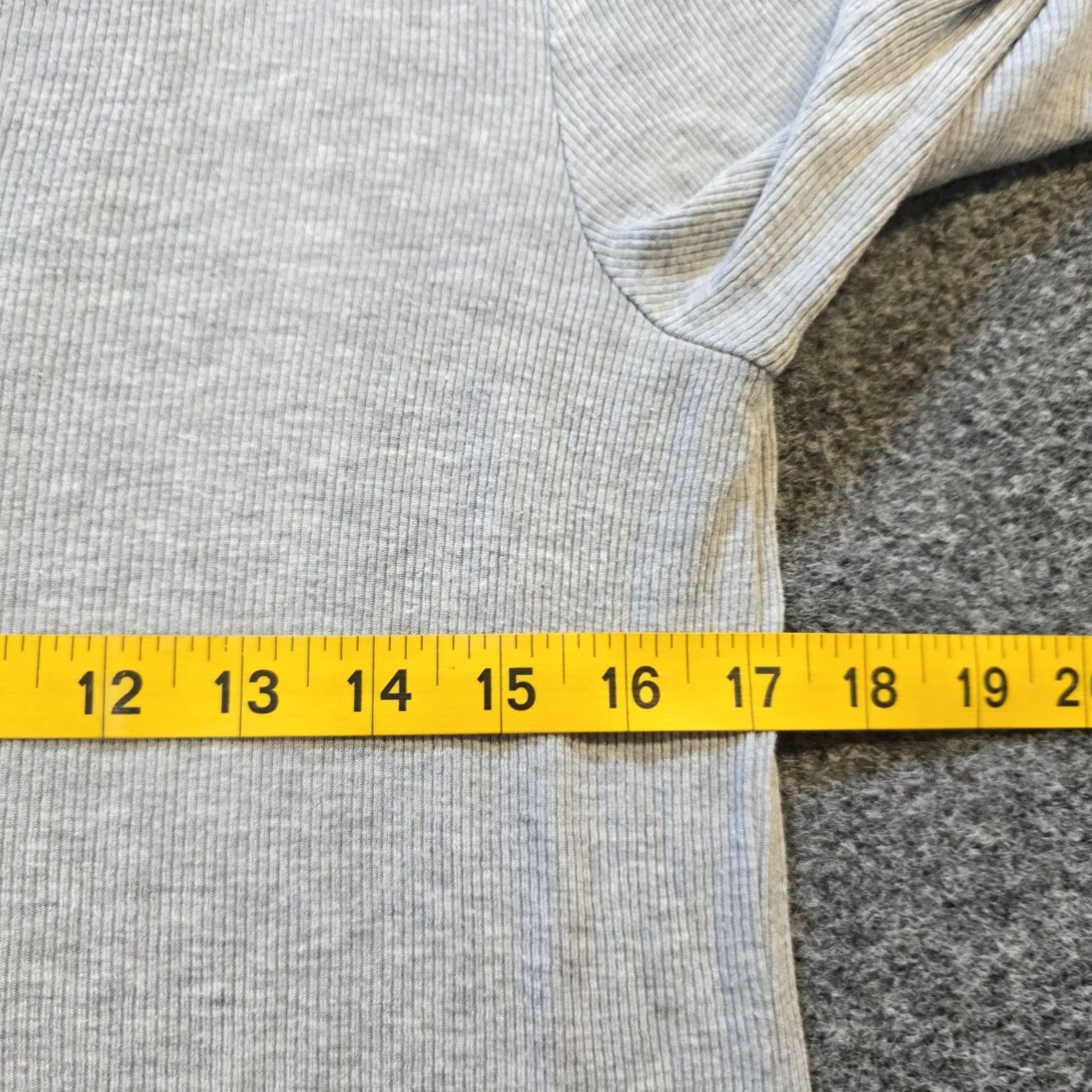 Vintage Cabi Top Womens Size Small Gray Ribbed Knit Long Sleeve V-Neck Casual Capsule Shirt Women Regular"} Size S / US 4 / IT 40 - 5 Thumbnail