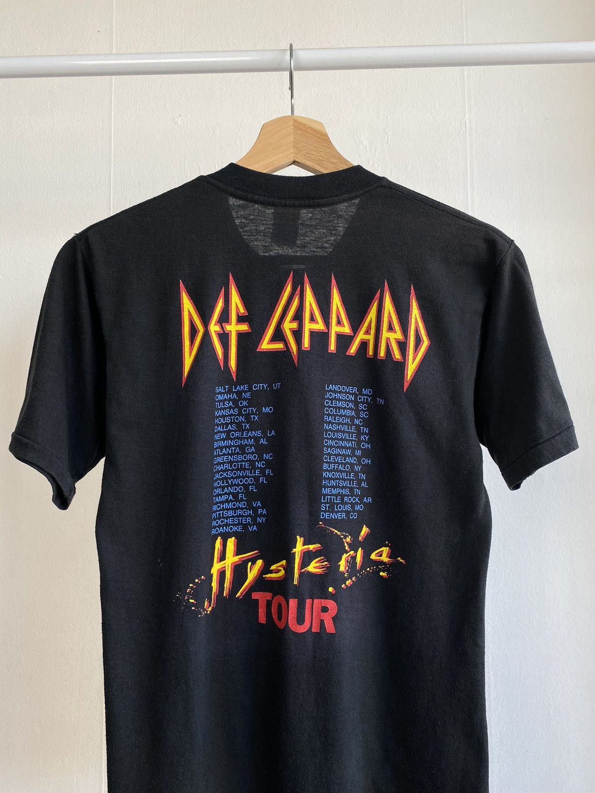 Band Tees × Def Leppard × Vintage Vintage 1987 Def Leppard Hysteria tour band tee Size US M / EU 48-50 / 2 - 4 Thumbnail