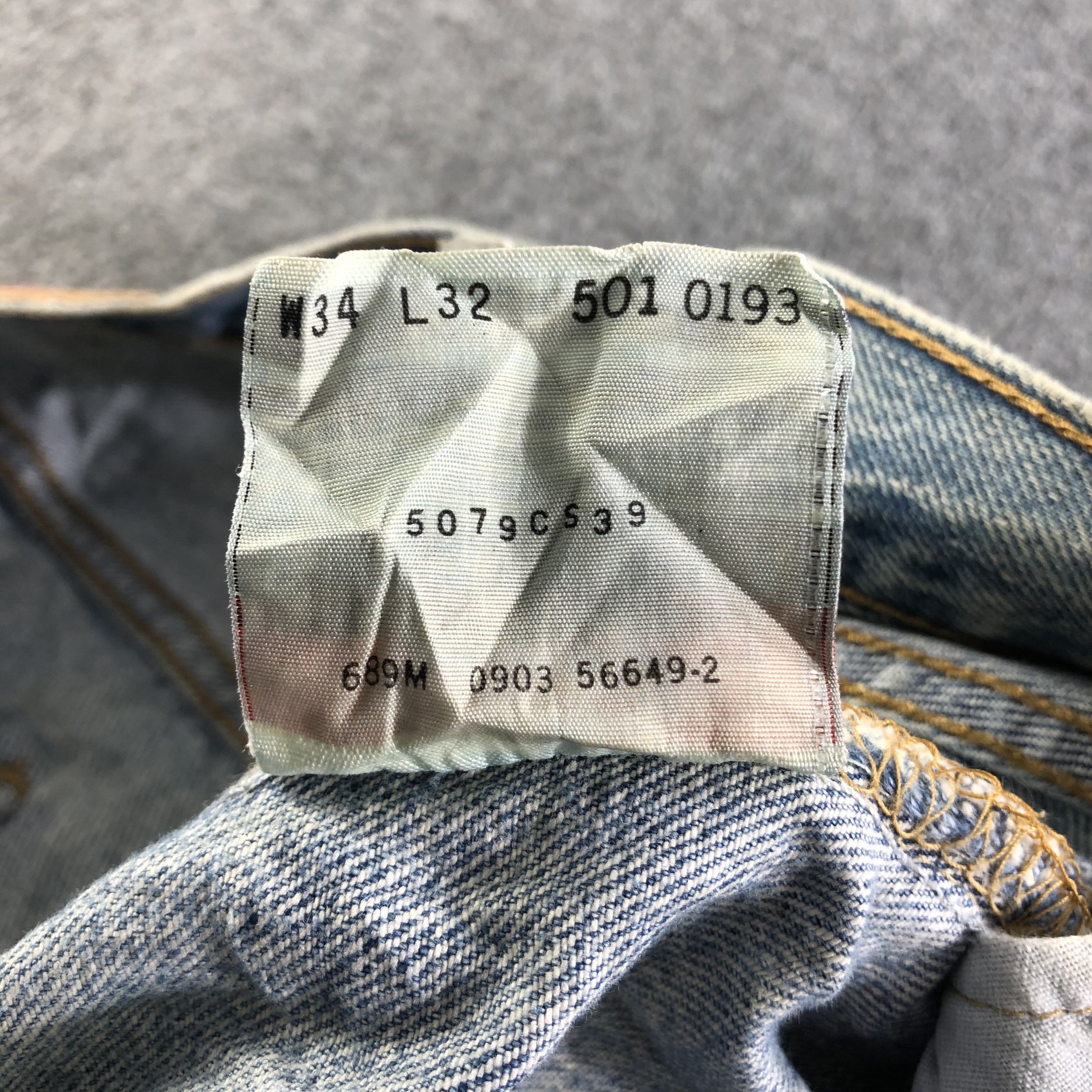 Levi's Vintage 90s Levis 501 Jeans-J3743 Size US 35 - 13 Thumbnail