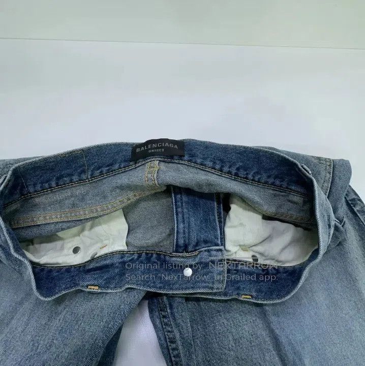 Balenciaga Balenciaga FW23 Washed Effect Loose Jeans. Size US 27 - 6 Thumbnail