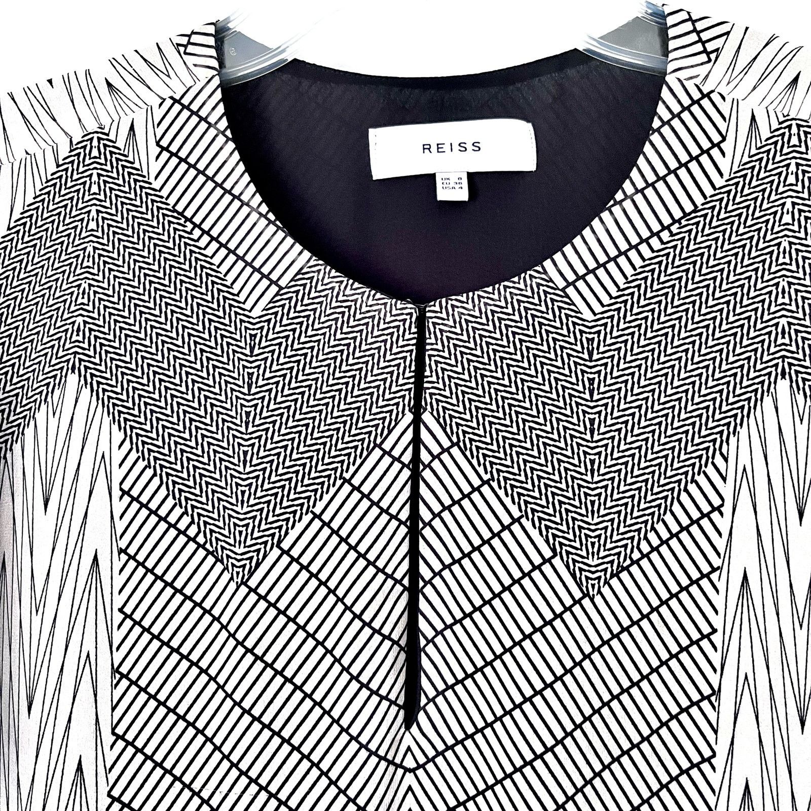 Reiss Reiss Hannah Black Cream Zigzag Flutter Sleeve Mini Dress Size S / US 4 / IT 40 - 4 Thumbnail