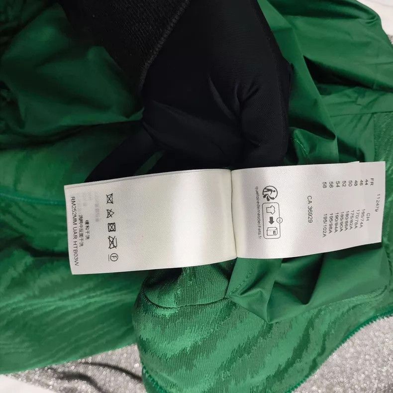 Louis Vuitton Louis Vuitton Green rendering full printed logo zipper ass Size US S / EU 44-46 / 1 - 4 Thumbnail