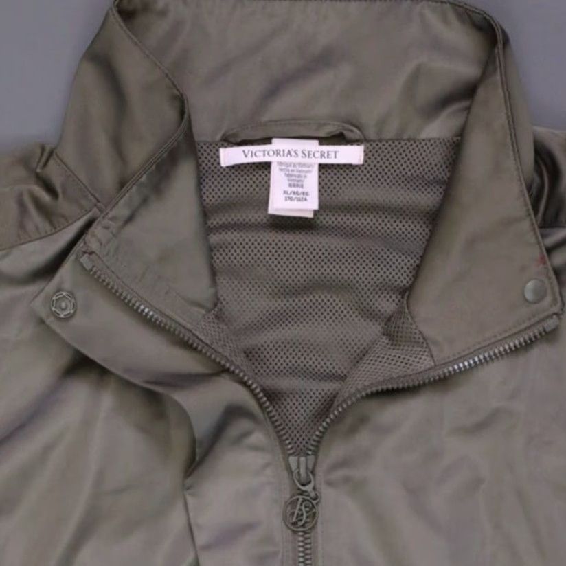 Victoria's Secret Victoria's Secret Windbreaker Jacket Women XL Green Full Zip Windbreaker Jacket XL Green VSX Lux Glossy Full Zip Casual Travel Size XL / US 12-14 / IT 48-50 - 3 Thumbnail