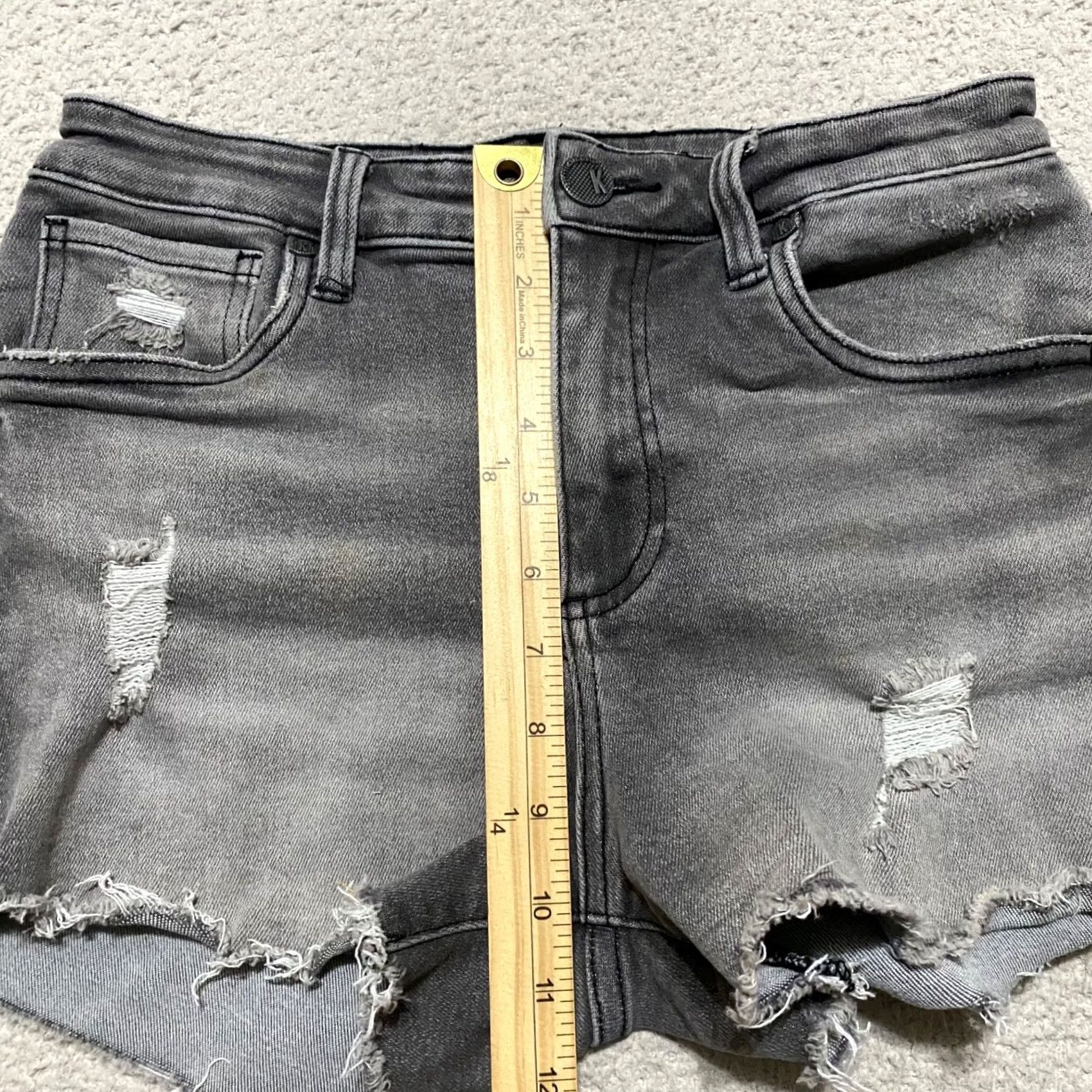 Vintage KUT from the Kloth Womens 2 Denim Shorts Gray Inseam 3" Cut-Off Distressed Stretch Pockets 5-Pocket High Rise Casual Summer Spring Fall xs? Wait. Size 26" / US 2 / IT 38 - 6 Thumbnail