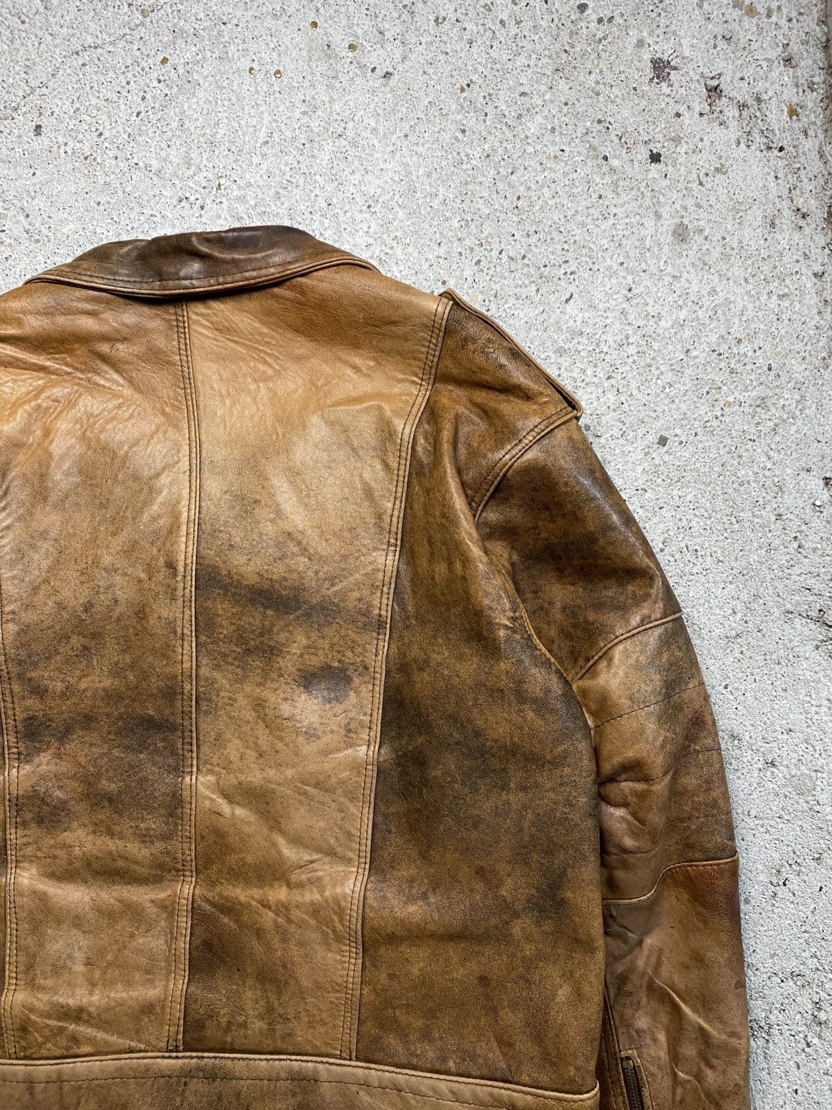 Vintage Vintage leather jacket bomber chevignon 90s USA distressed Size US XL / EU 56 / 4 - 12 Thumbnail
