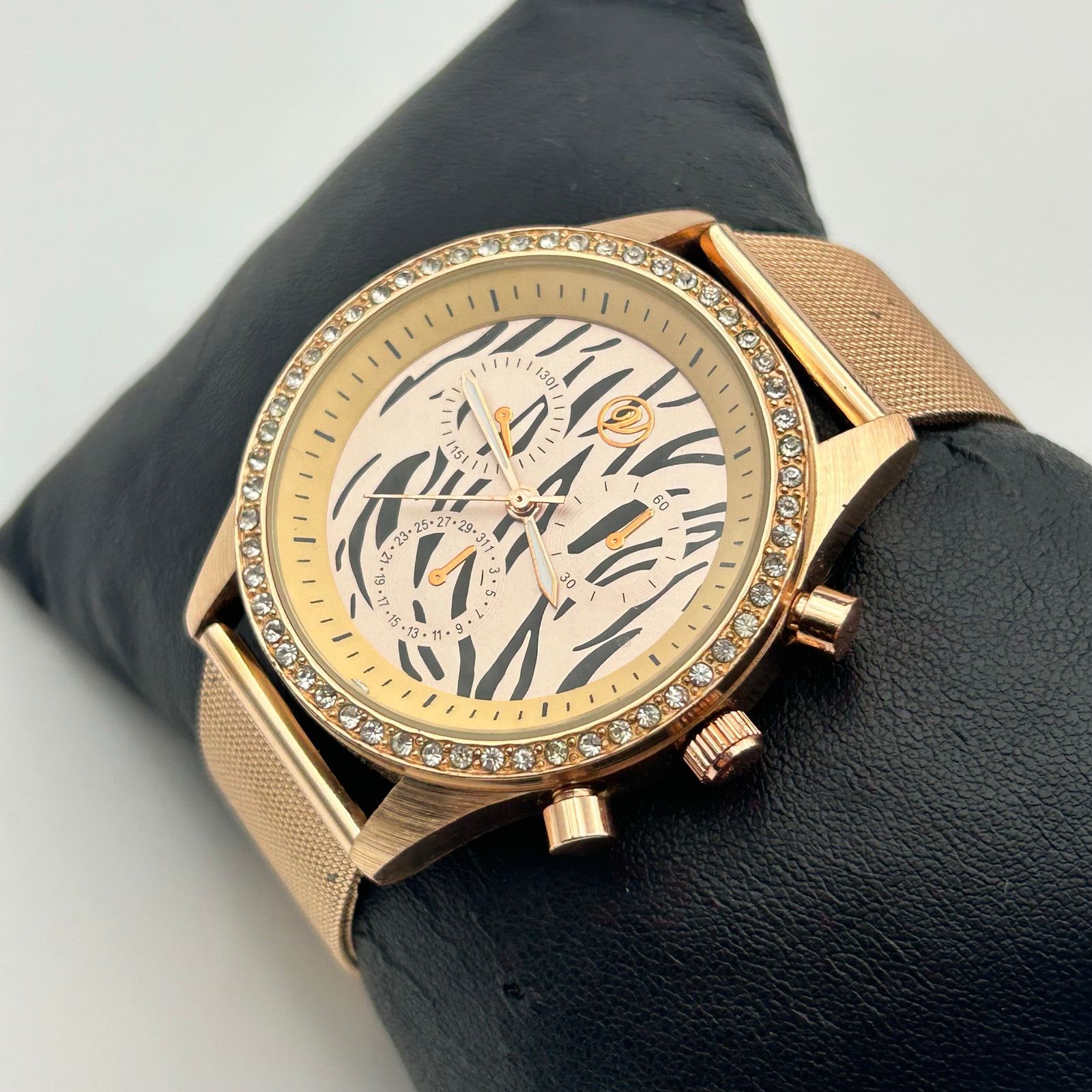 Other Animal Print Crystal and Gold Metal Face Watch Gold MeshBand Size ONE SIZE - 2 Thumbnail
