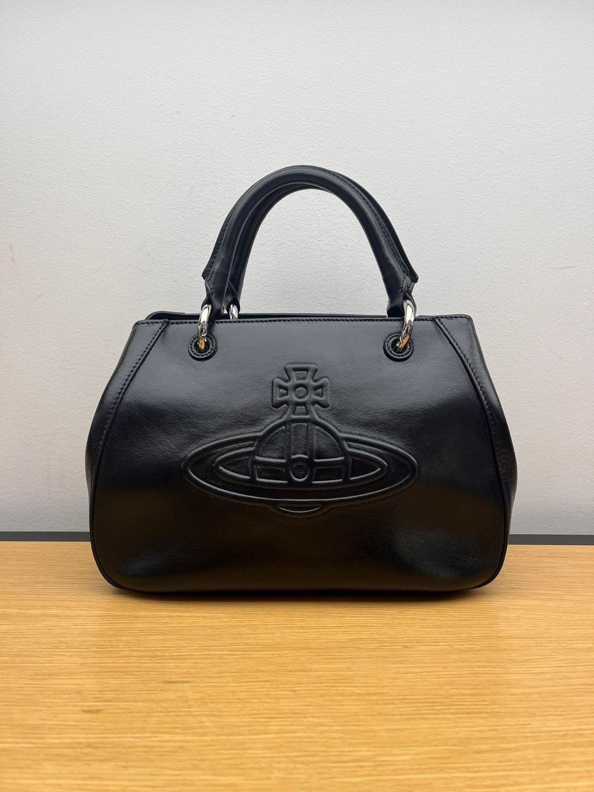 Vivienne Westwood o1f1d3z0625 Size: OS /Judy Shopper Bag in Black Size ONE SIZE - 1 Preview