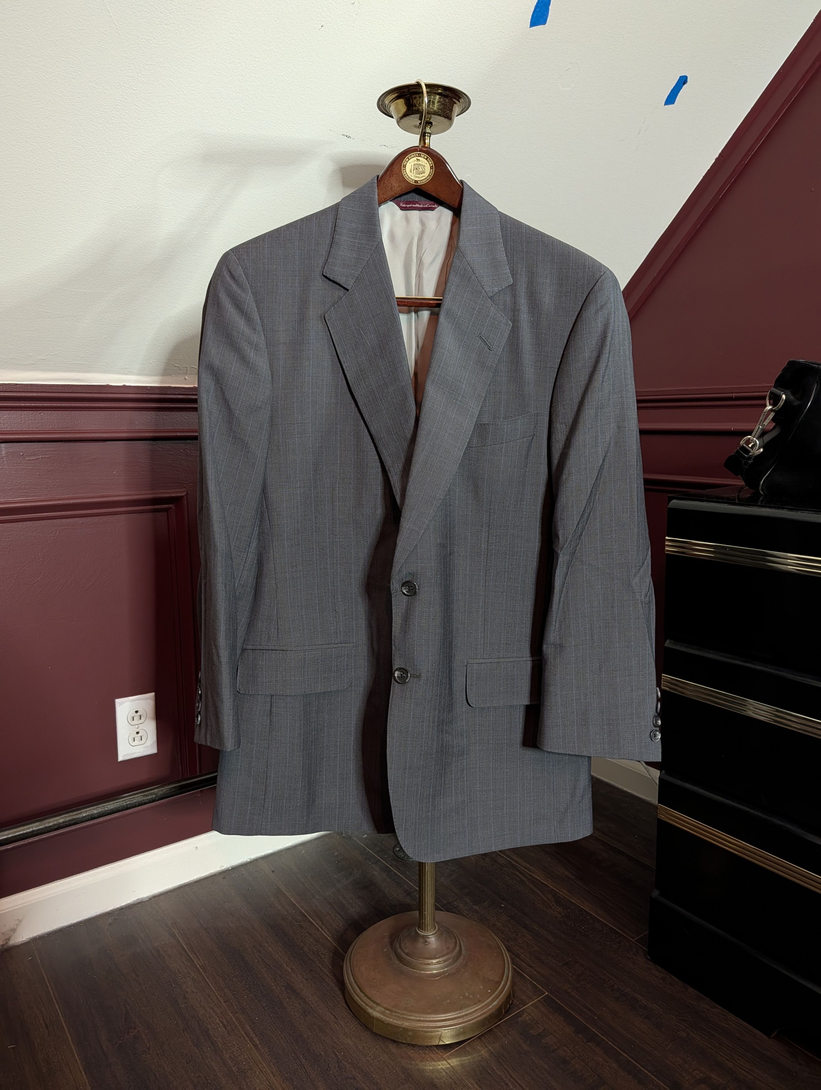 Samuelsohn Italian Super 110s wool gray pinstriped jacket 42R Size 42R - 1 Thumbnail
