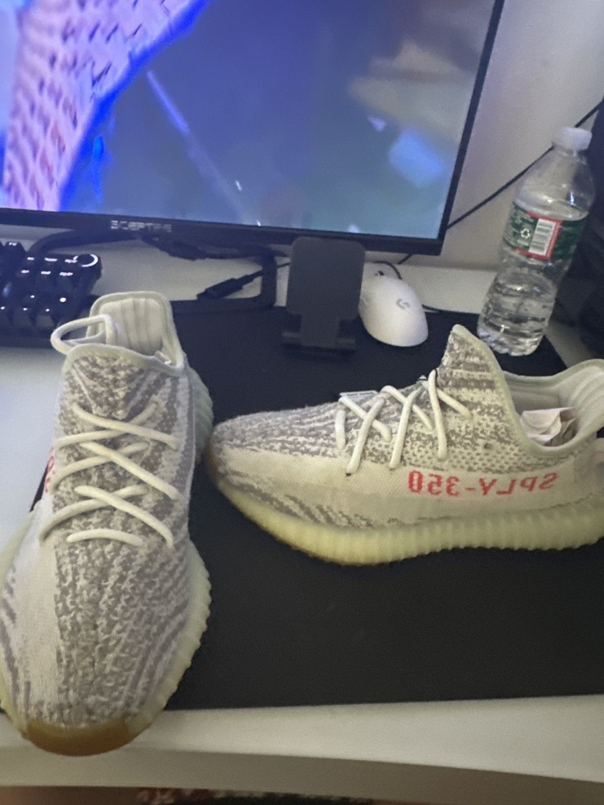 Adidas Yeezy 350 v2 blue tint Size US 7 / EU 40 - 6 Thumbnail