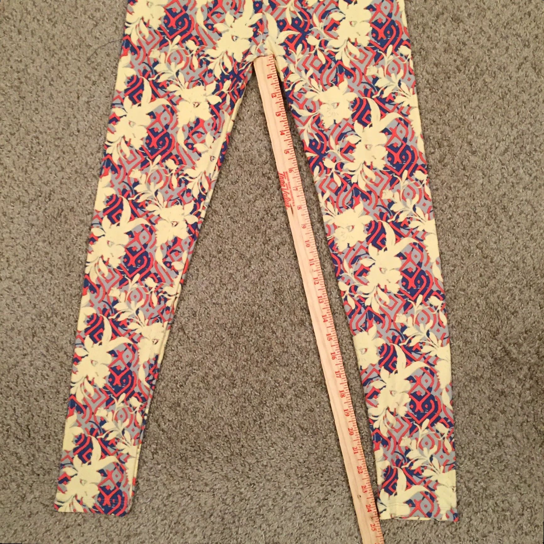 Vintage VINTAGE LuLaRoe One Size OS Yellow Floral Leggings NWOT Size 42" / US 20 - 4 Thumbnail