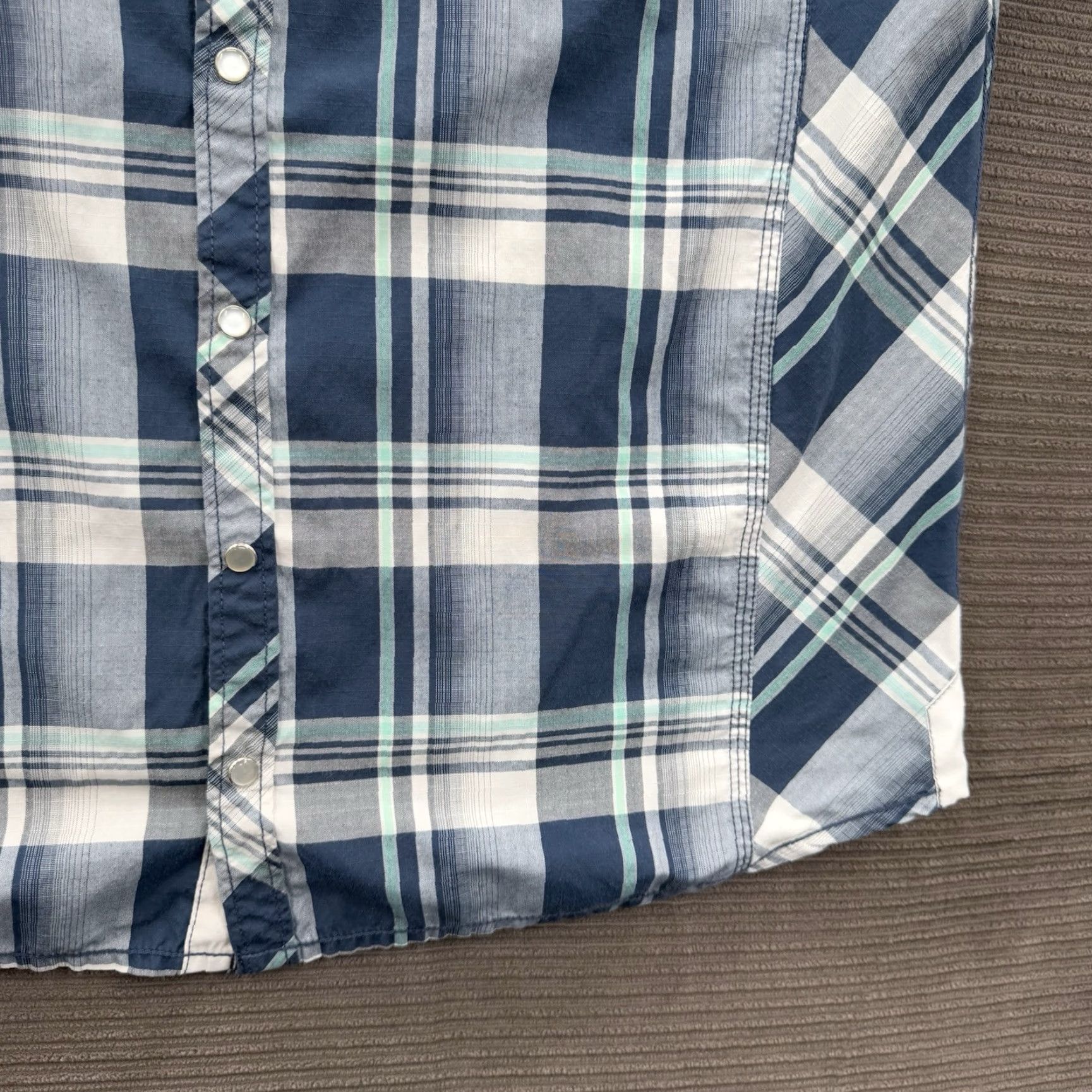 Vintage BKE Buckle Shirt Men Large Plaid Cotton Pearl Snap Long Sleeve Cowboy Rodeo Shirt Size US L / EU 52-54 / 3 - 7 Thumbnail