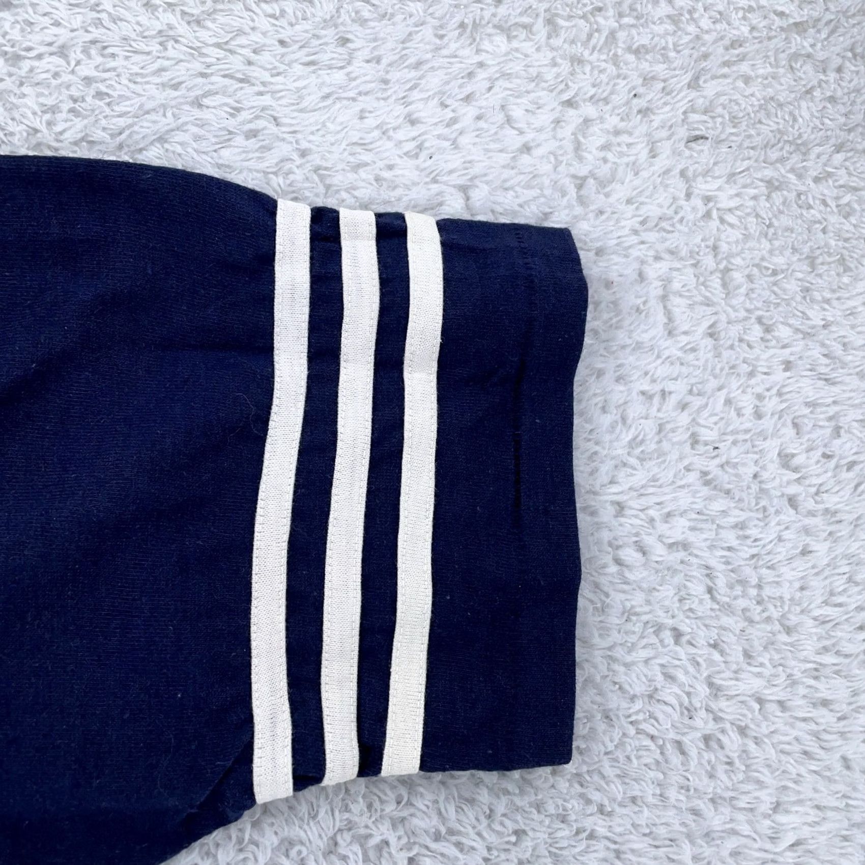 Vintage Vtg 70s Collegiate Pacific Navy White Stripes V Neck Tee 2XS Shirt Men Ch T-Shirt Size US XXS / EU 40 - 4 Thumbnail