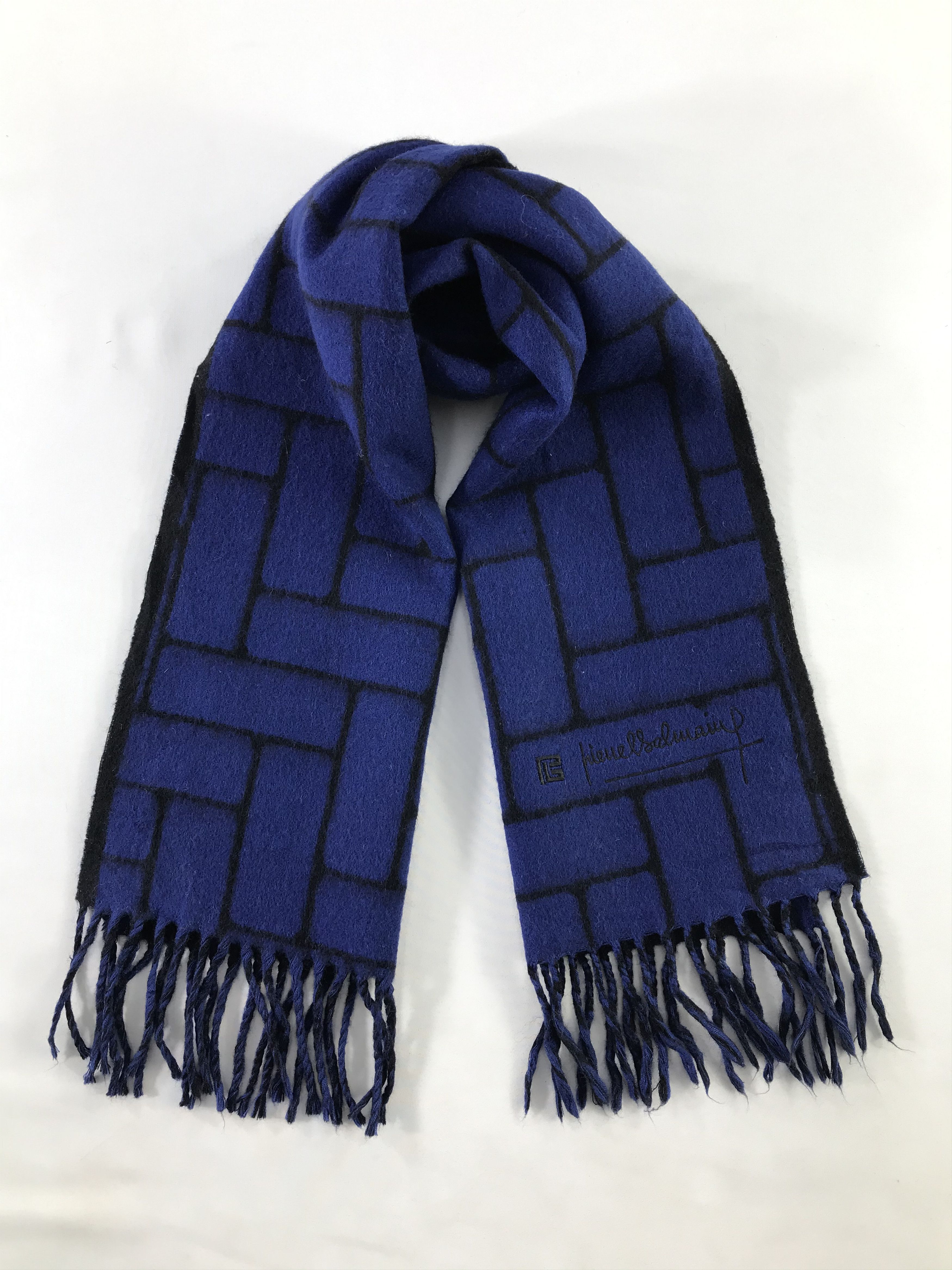 Vintage Pierre Balmain Scarf / Muffler / Neckwear - WW2027 Size ONE SIZE - 1 Thumbnail