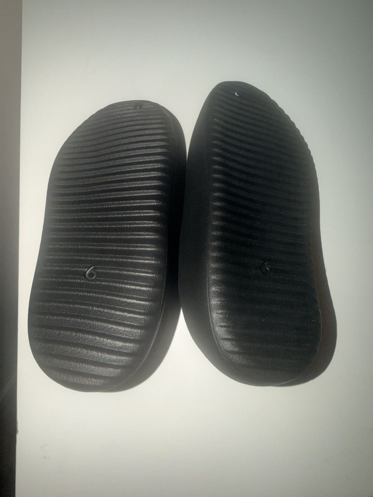 Yeezy Yeezy SL-01 Black Slide yeezy.com Size US 6 / EU 39 - 3 Thumbnail