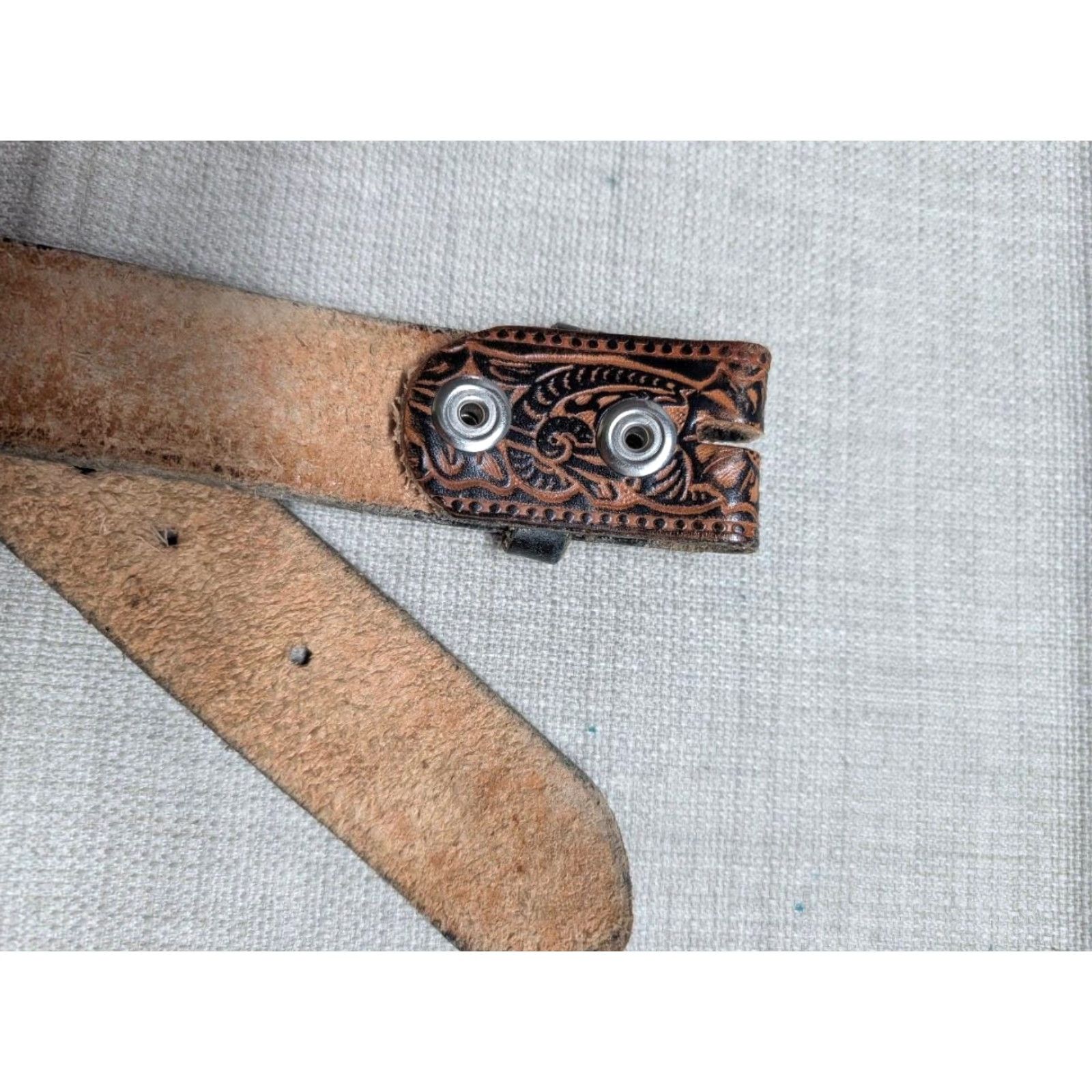 Vintage VINTAGE western belt Nocona Floral tooled cowhide brown belt 32 Men Buckle 1-3/4" Flowers Southwestern Size 32 - 3 Thumbnail