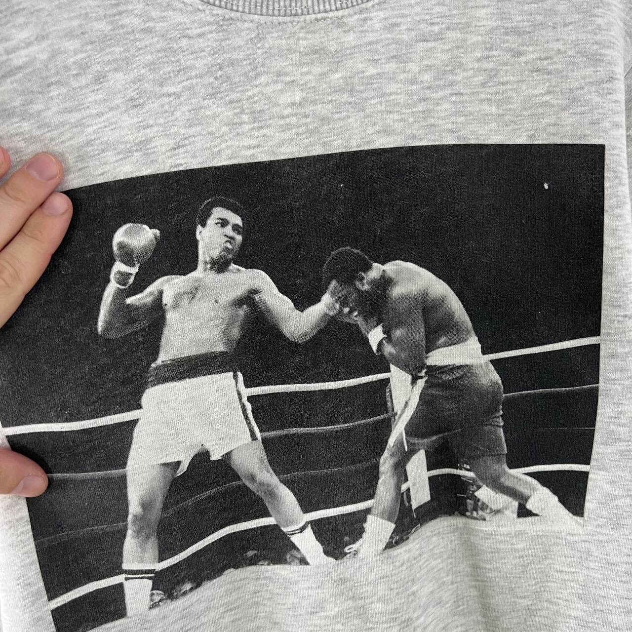 Vintage Muhammad Ali Sweatshirt Big Print Boxing Y2k Style Art Size US S / EU 44-46 / 1 - 3 Thumbnail
