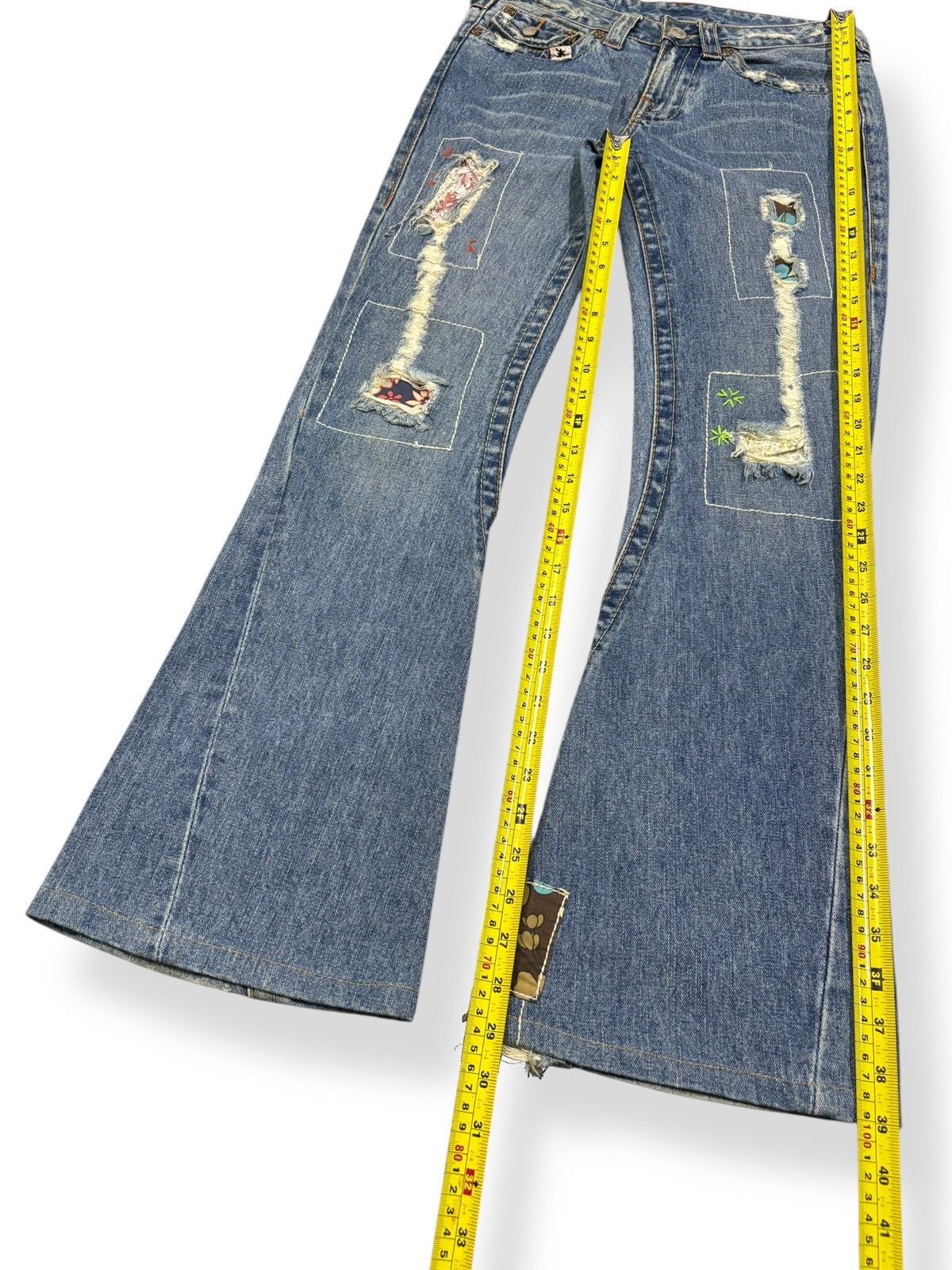 True Religion Vintage True Religion Woodstock Floral Patched Flare Jeans Size US 29 - 13 Thumbnail