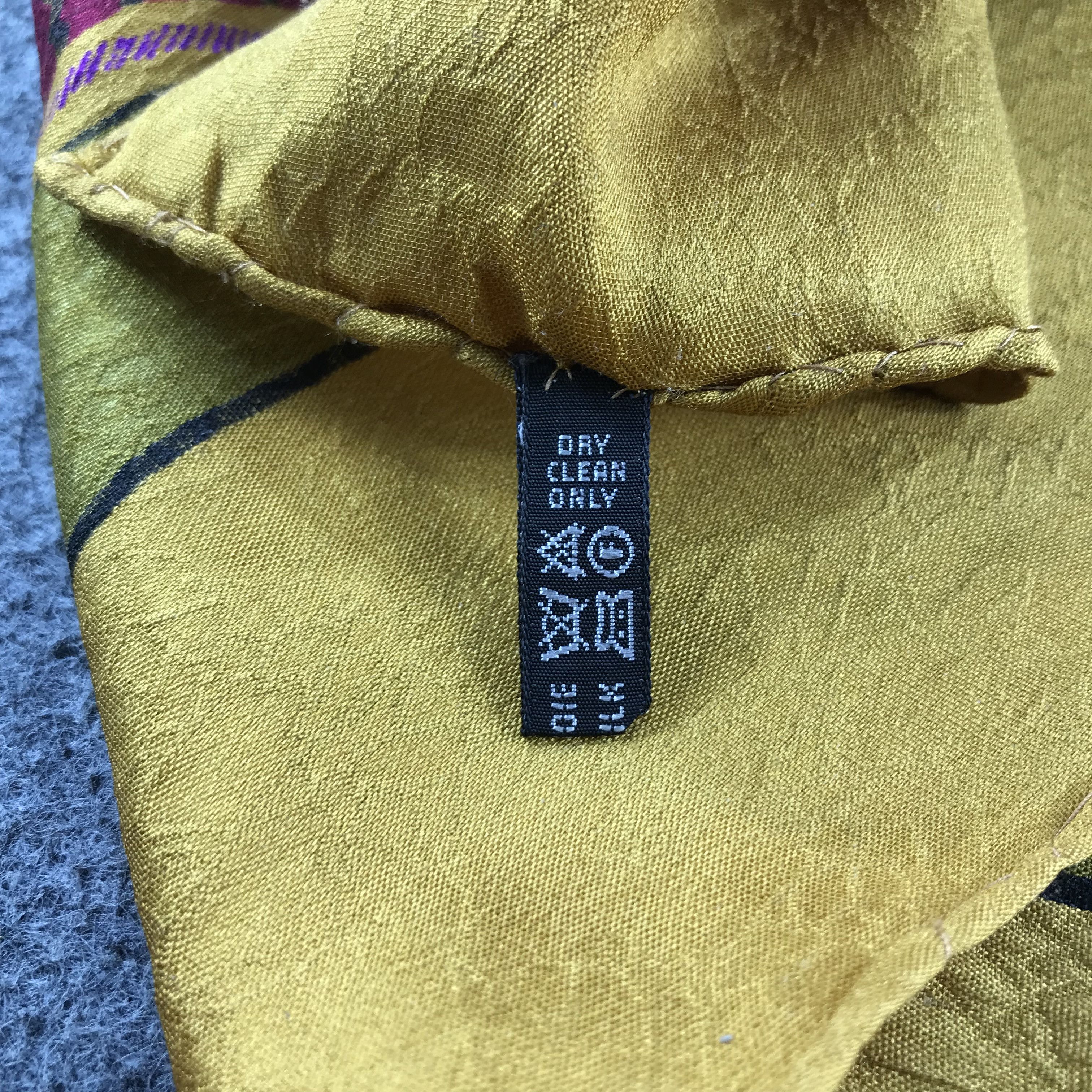 Vintage Luxury Design Made in Italy Big Sized Silk Scarf M223 Size ONE SIZE - 6 Thumbnail