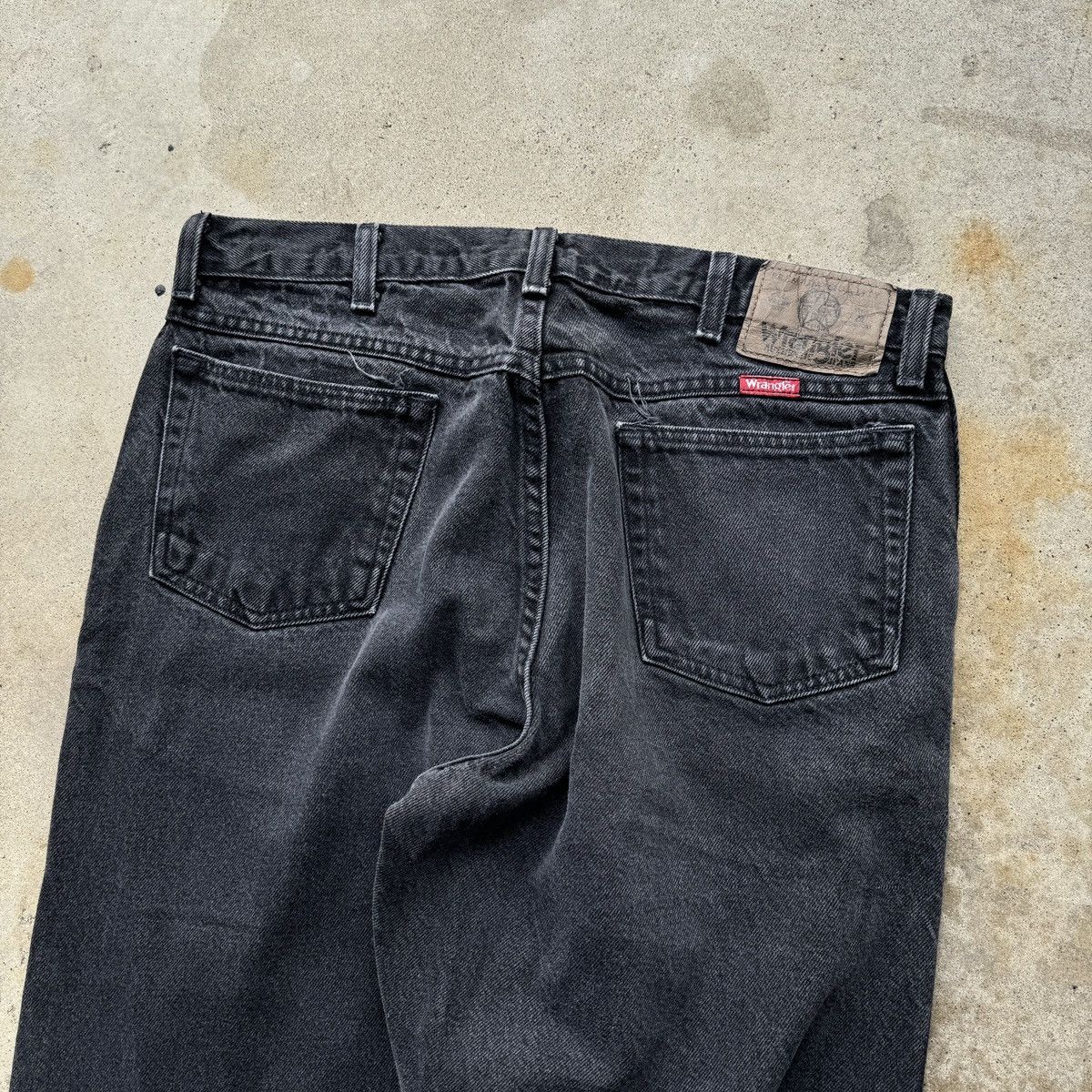 Vintage Faded Black Wrangler Jeans Skater ERD Grunge Thrashed Size US 33 - 9 Thumbnail