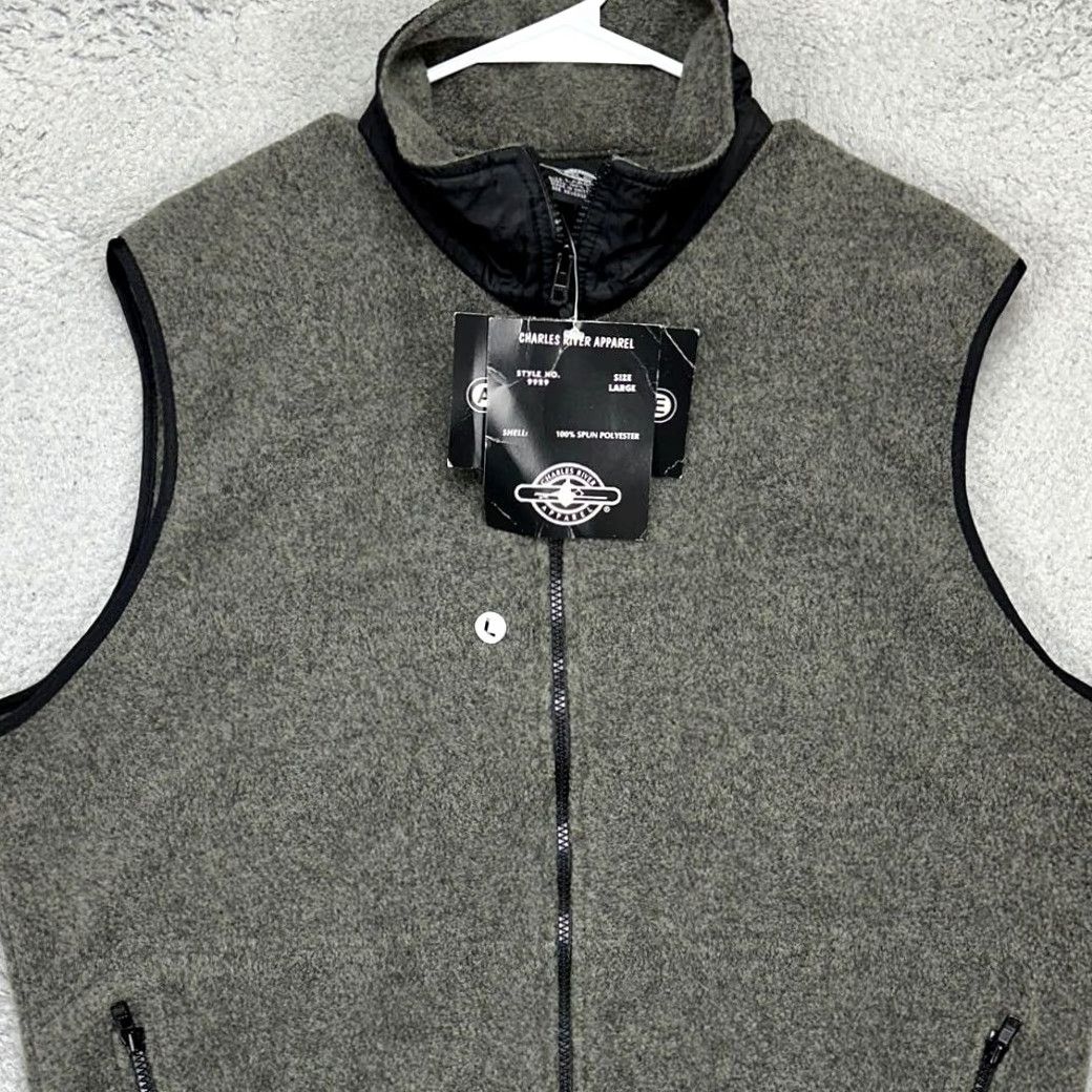 Vintage VINTAGE? (No) Charles River Apparel Fleece Vest Mens Large Grey Black Full Zip Sleeveless NEW Size US L / EU 52-54 / 3 - 2 Thumbnail