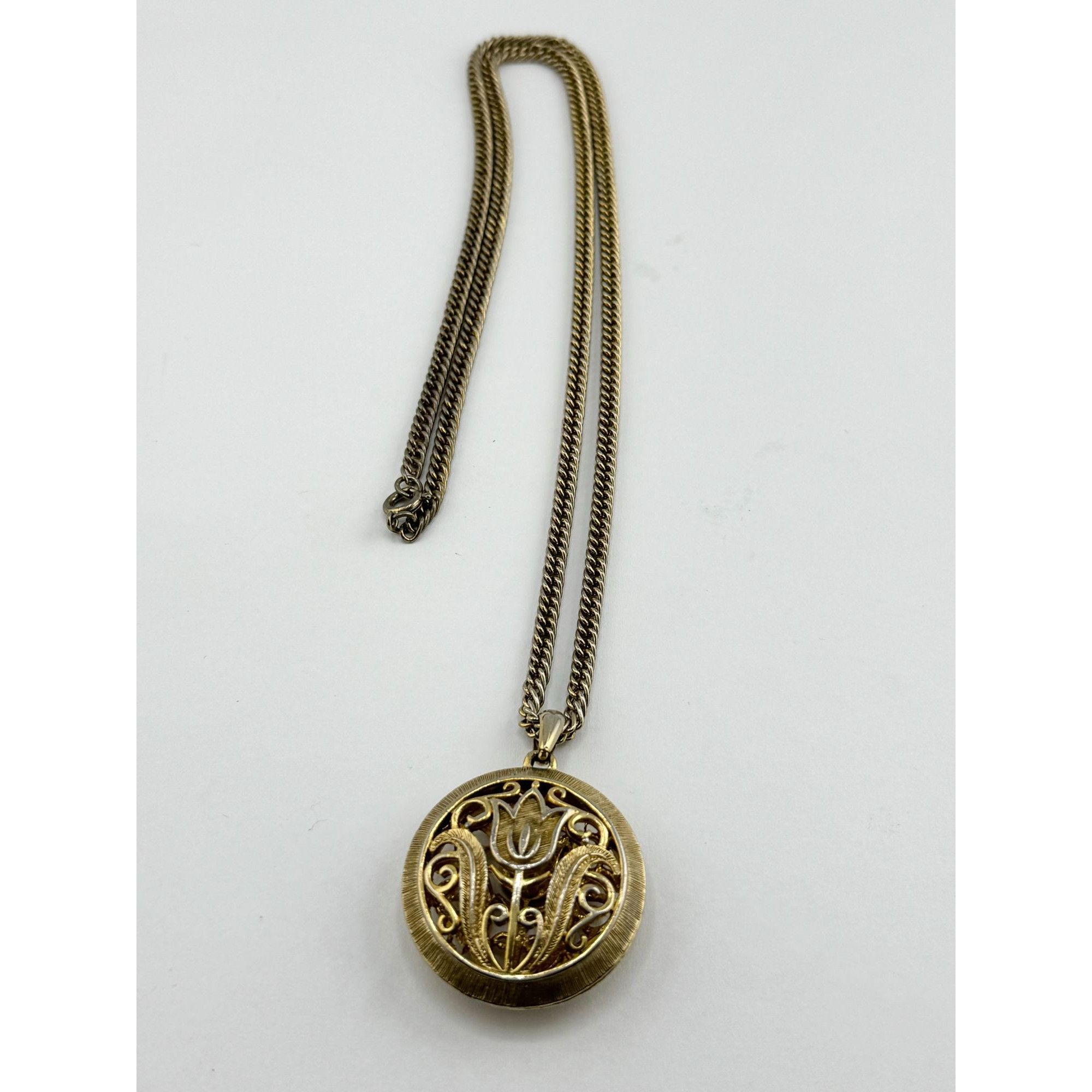 Vintage Vintage double sided floral pendant necklace Size ONE SIZE - 2 Thumbnail