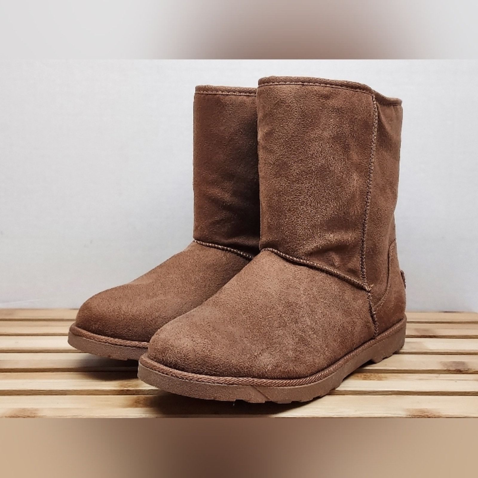 Ugg MAKALU Womens | Brown | Ani Faux Fur Lined Boots Size 9M Size US 9 / IT 39 - 2 Thumbnail