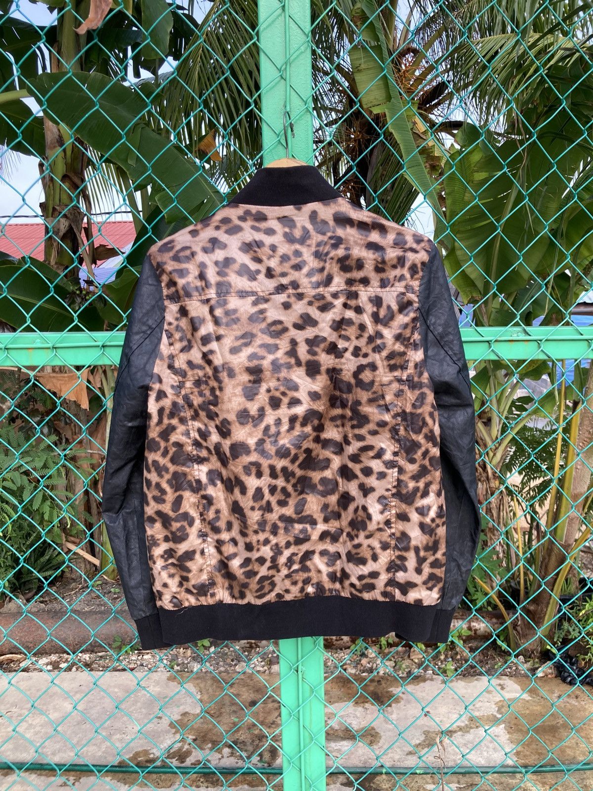 Kazuyuki Kumagai Attachment Kazuyuki Kumagai Leopard Print Leather Sleeves Bomber Jacket Size US M / EU 48-50 / 2 - 2 Thumbnail