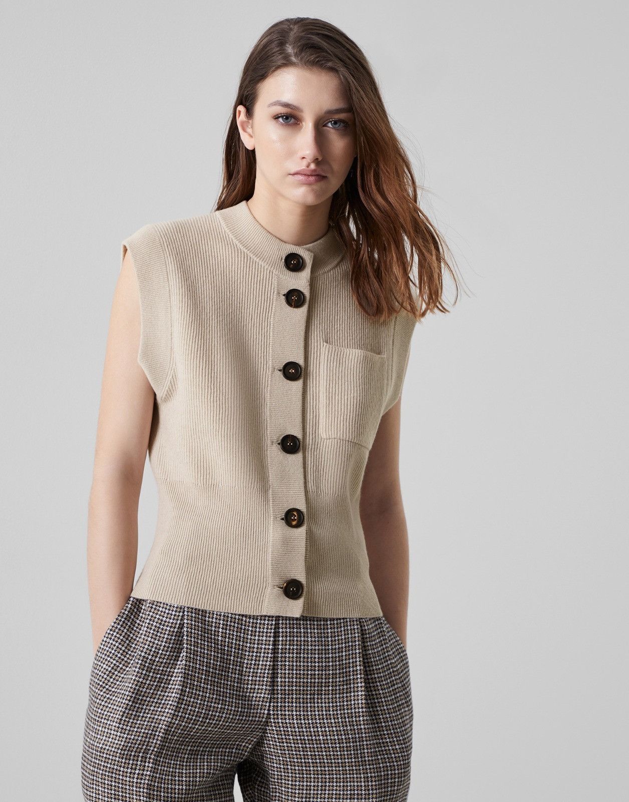Brunello Cucinelli o1la1rc1a0225 Cashmere Knitted Vest in Beige Size S / US 4 / IT 40 - 1 Thumbnail
