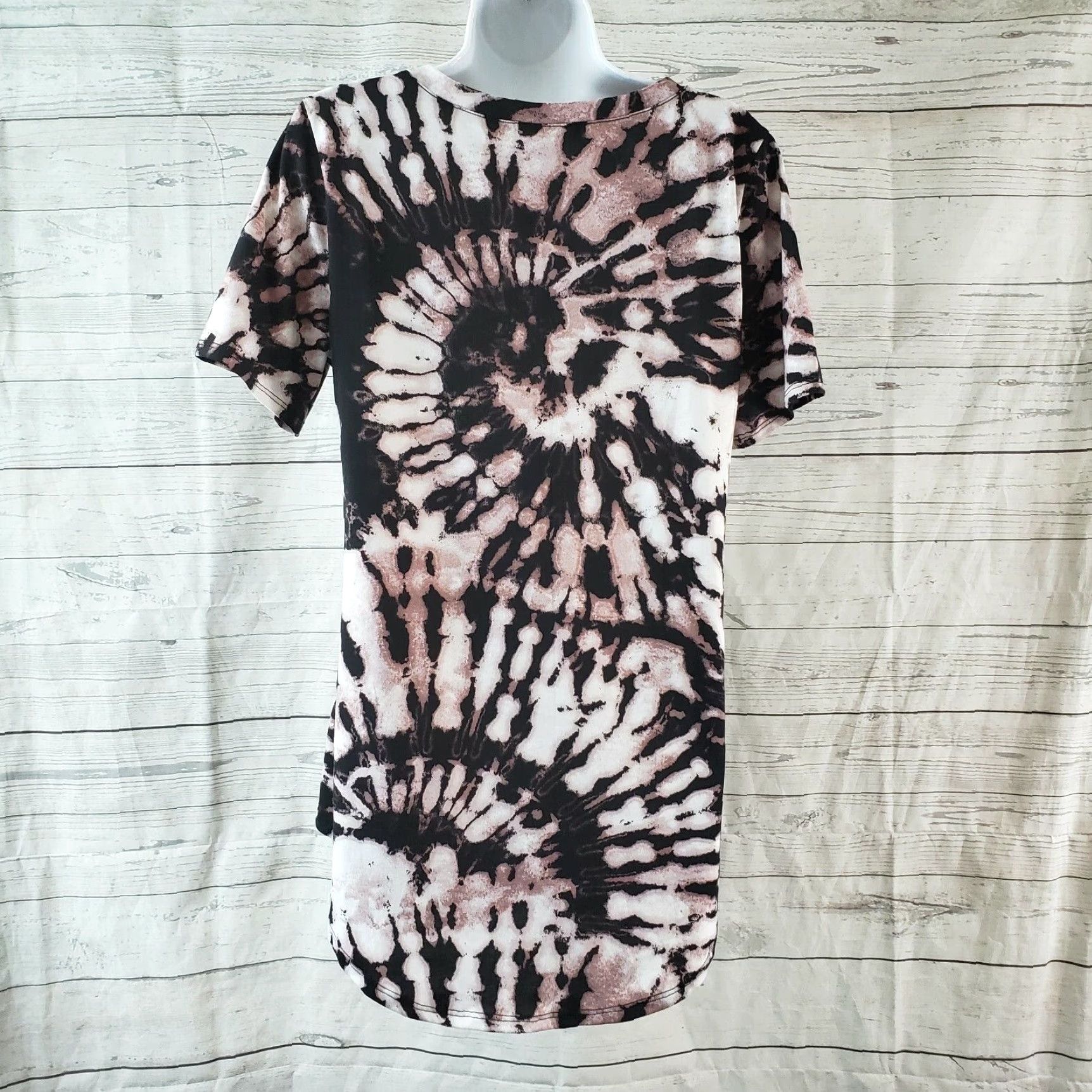 Vintage VINTAGE LuLaRoe Womens Tee XS Black Mauve Tie Dye Short Sleeve Size 26" / US 2 / IT 38 - 4 Thumbnail